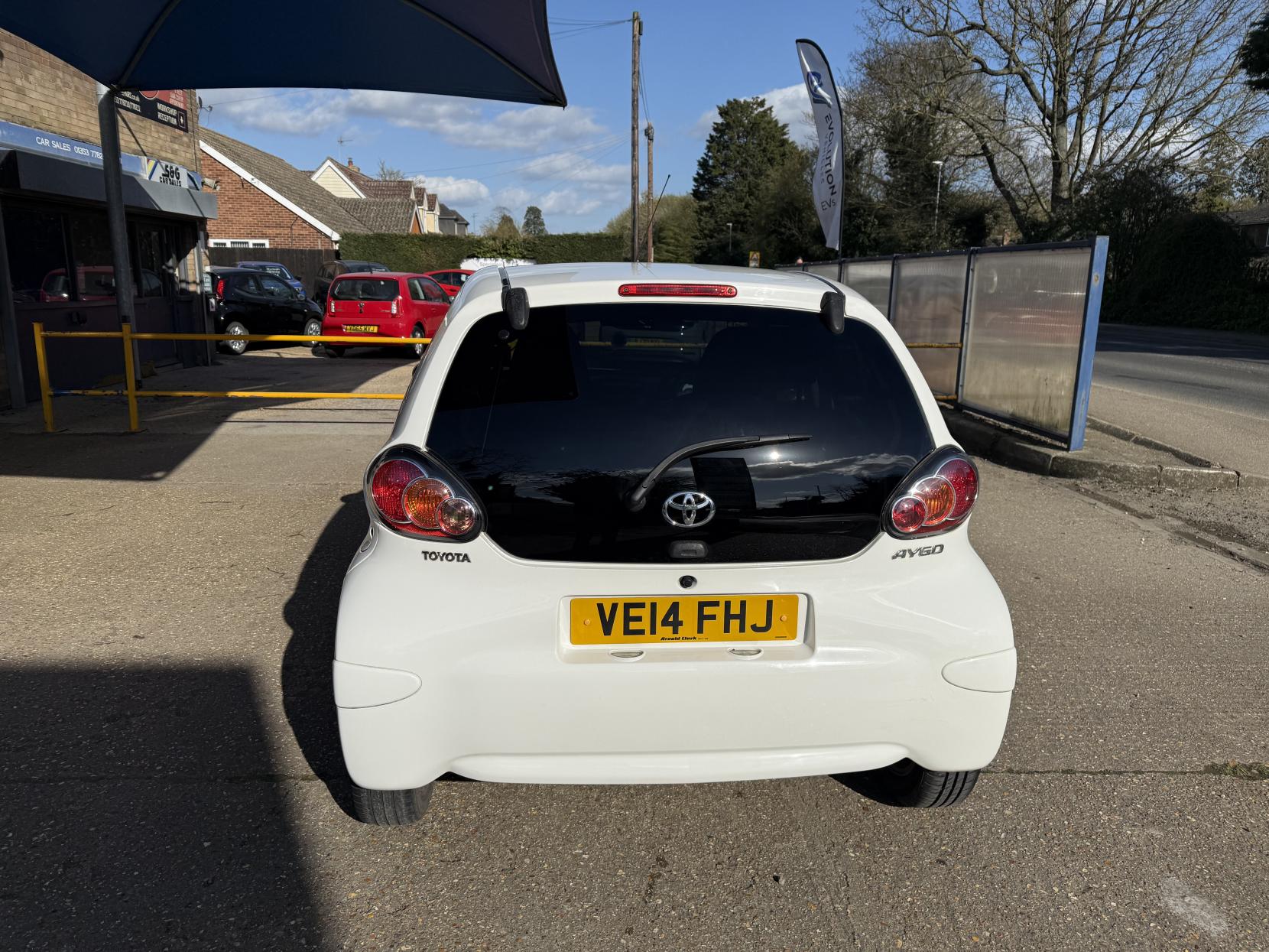 Toyota AYGO 1.0 VVT-i Move Hatchback 5dr Petrol Manual Euro 5 (68 ps)