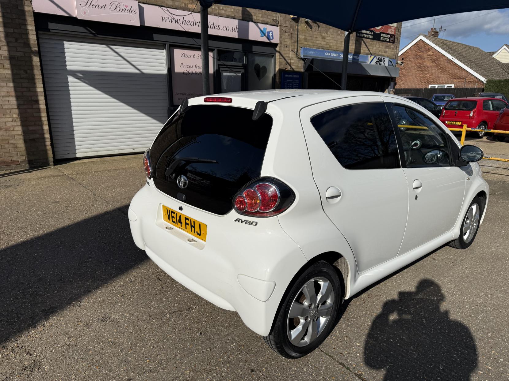 Toyota AYGO 1.0 VVT-i Move Hatchback 5dr Petrol Manual Euro 5 (68 ps)