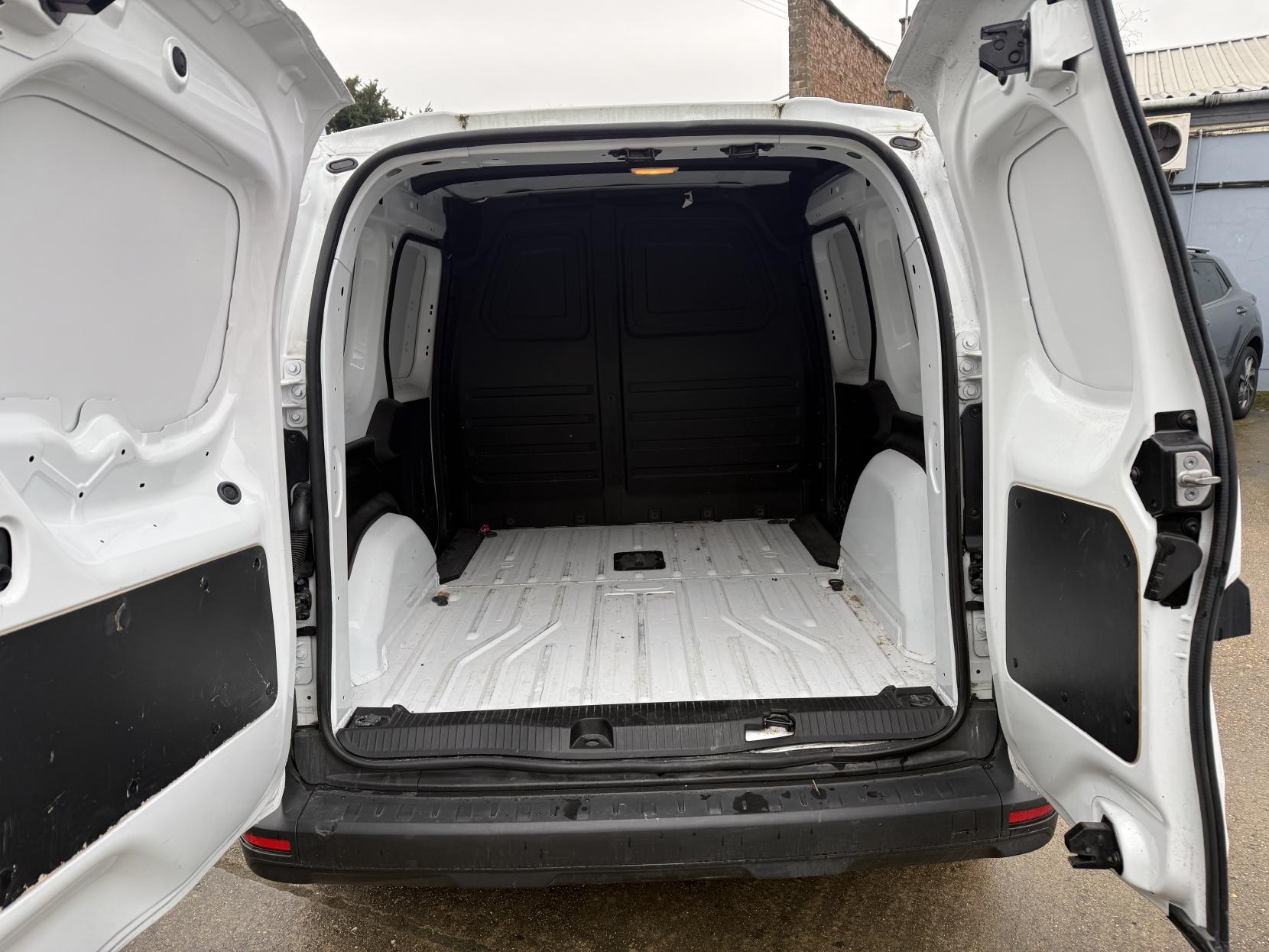 Renault Kangoo E-Tech ML19 45kWh Start Panel Van 6dr Electric Auto MWB (120 ps)