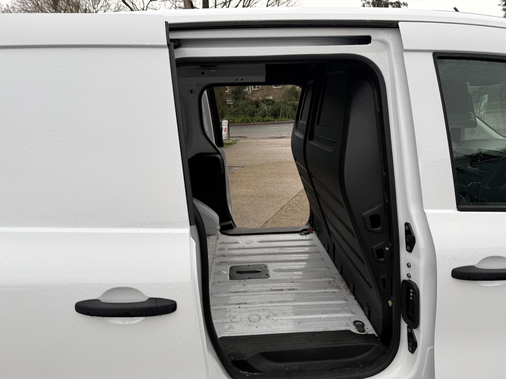 Renault Kangoo E-Tech ML19 45kWh Start Panel Van 6dr Electric Auto MWB (120 ps)
