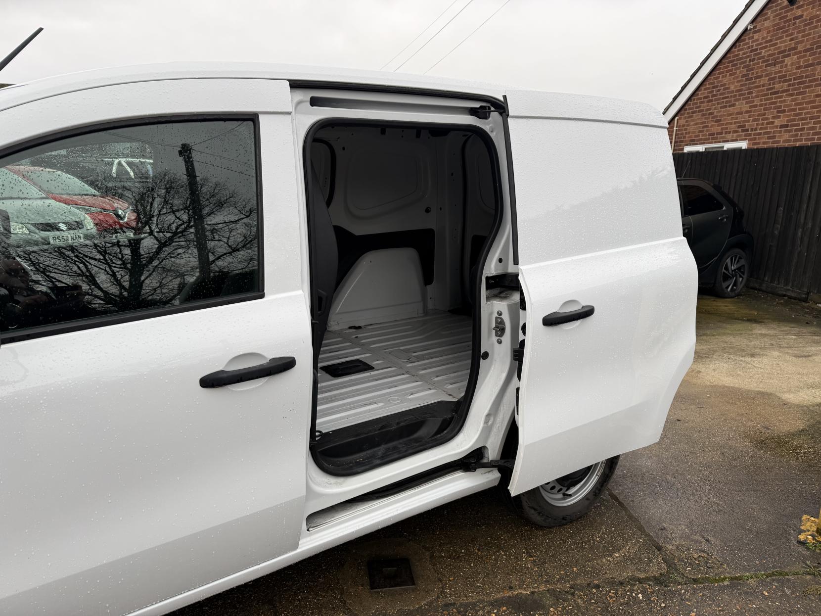 Renault Kangoo E-Tech ML19 45kWh Start Panel Van 6dr Electric Auto MWB (120 ps)