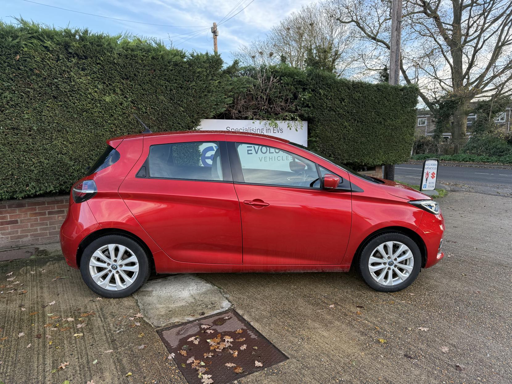 Renault Zoe R110 52kWh Iconic Hatchback 5dr Electric Auto (i) (107 bhp)