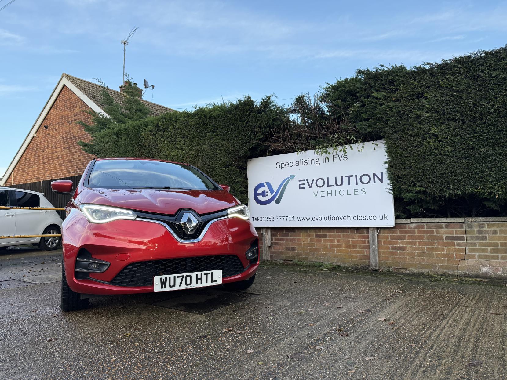 Renault Zoe R110 52kWh Iconic Hatchback 5dr Electric Auto (i) (107 bhp)