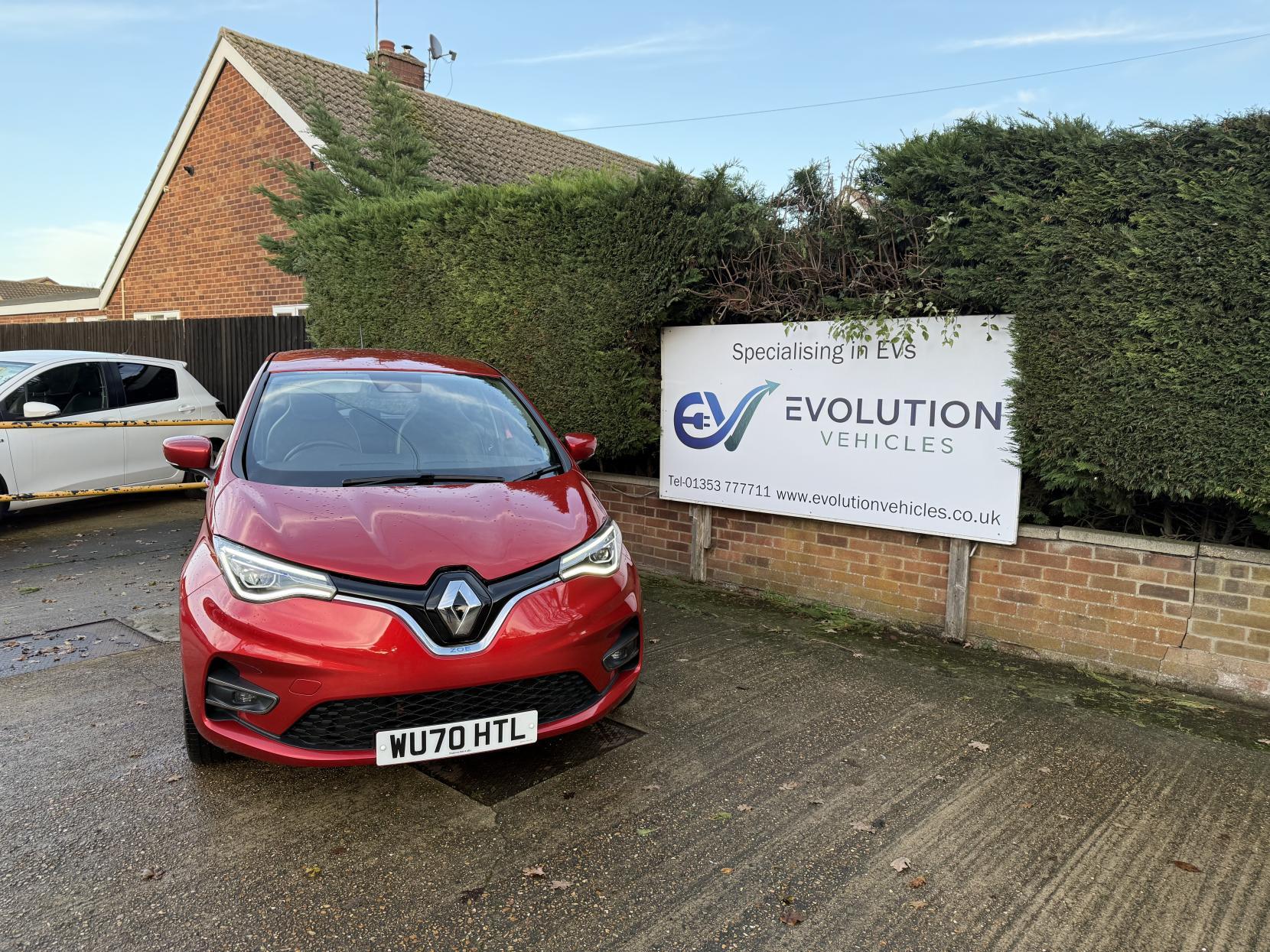 Renault Zoe R110 52kWh Iconic Hatchback 5dr Electric Auto (i) (107 bhp)