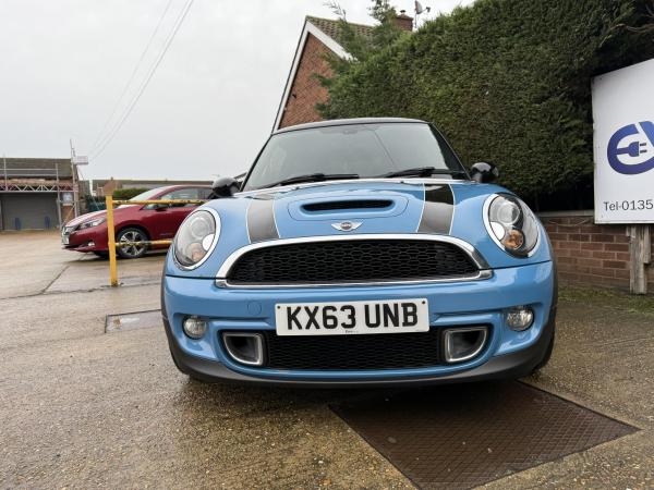 MINI Hatch 2.0 Cooper SD Hatchback 3dr Diesel Manual Euro 5 (s/s) (143 ps)