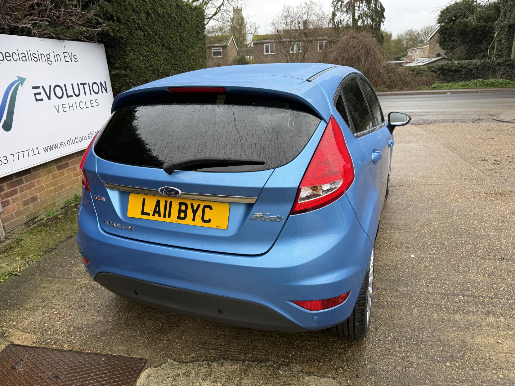 Ford Fiesta 1.6 TDCi DPF Titanium Hatchback 5dr Diesel Manual (107 g/km, 94 bhp)