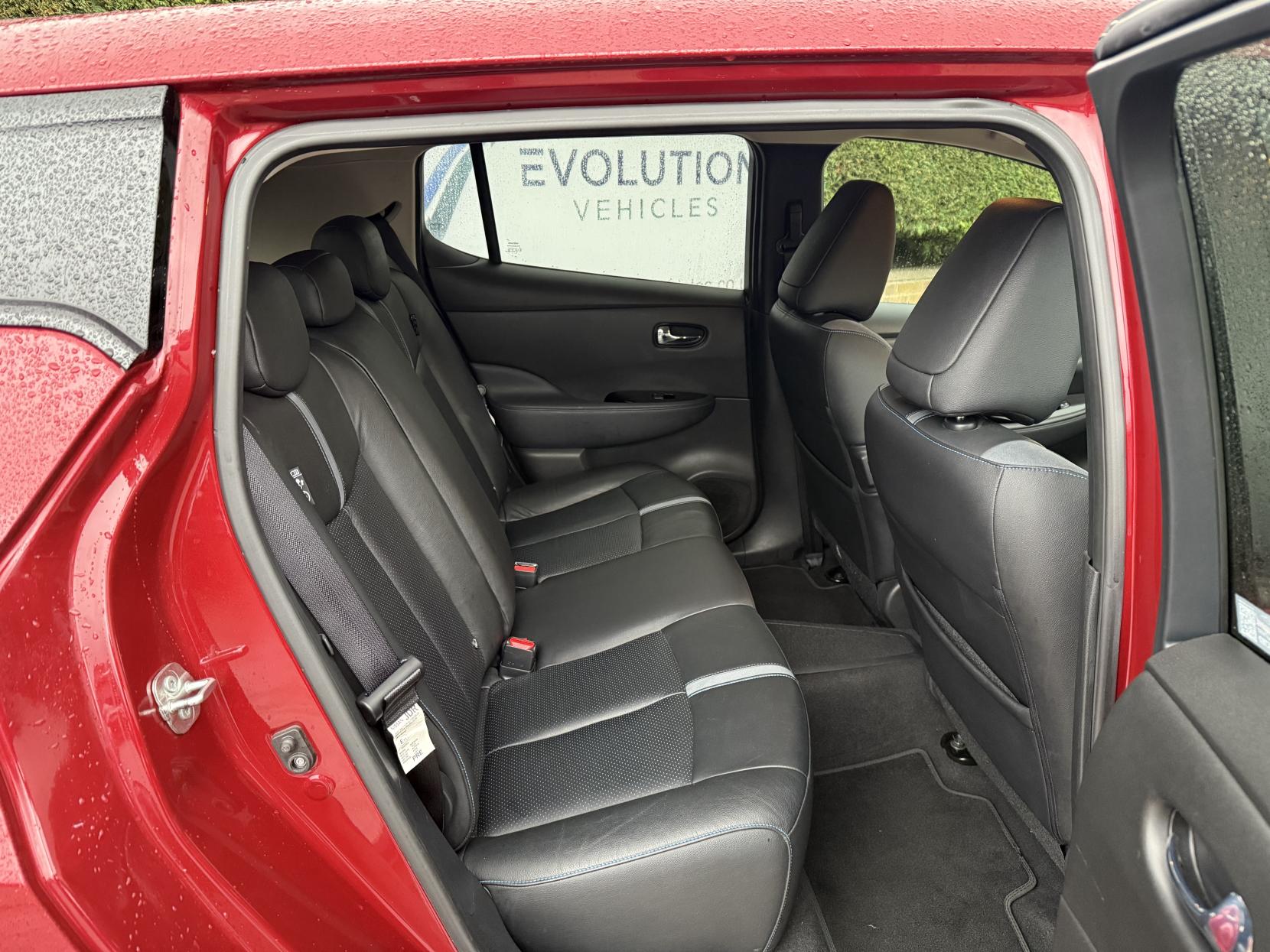 Nissan Leaf Shiro Hatchback (2017 - 2025)