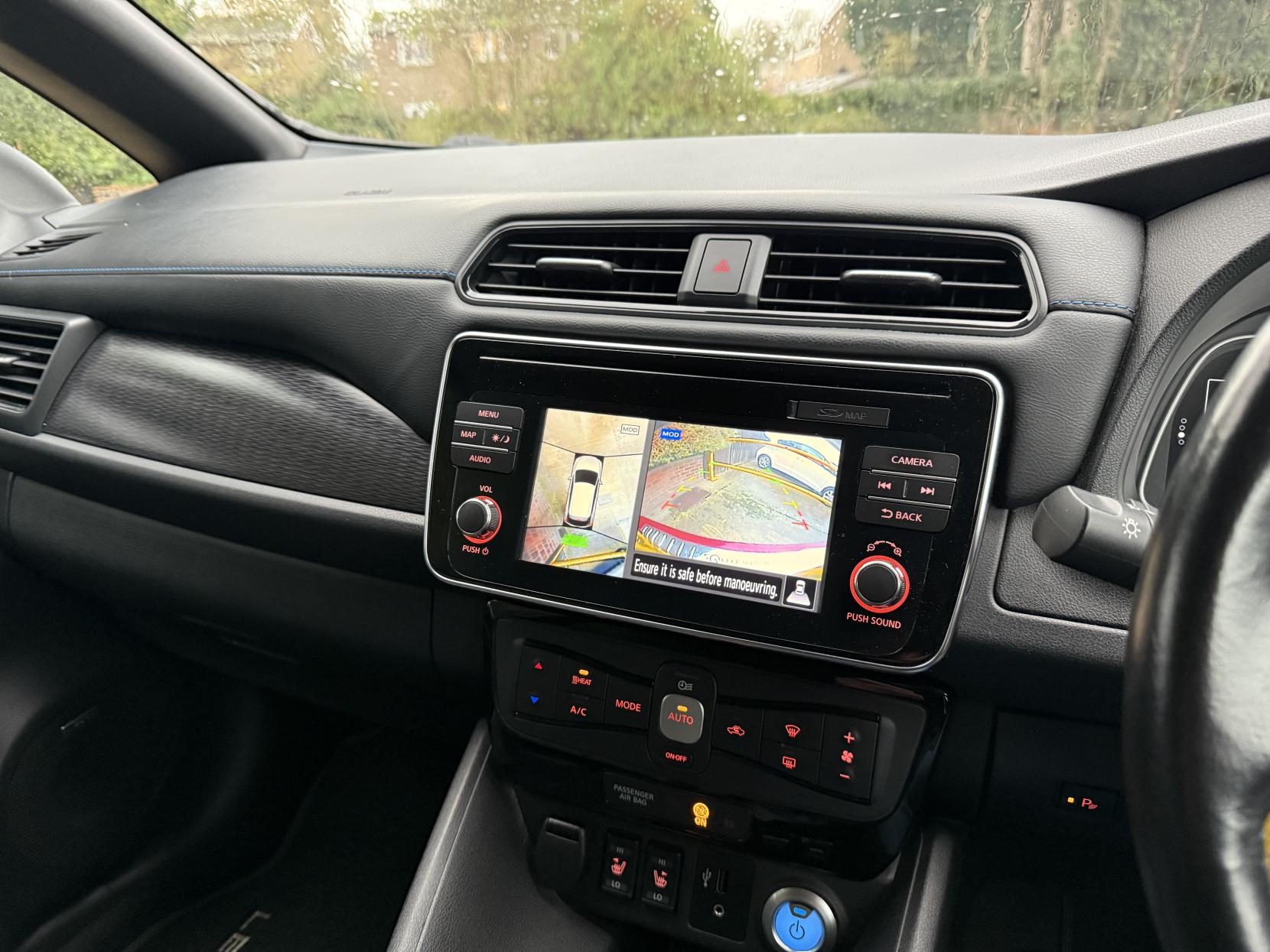 Nissan Leaf Shiro Hatchback (2017 - 2025)