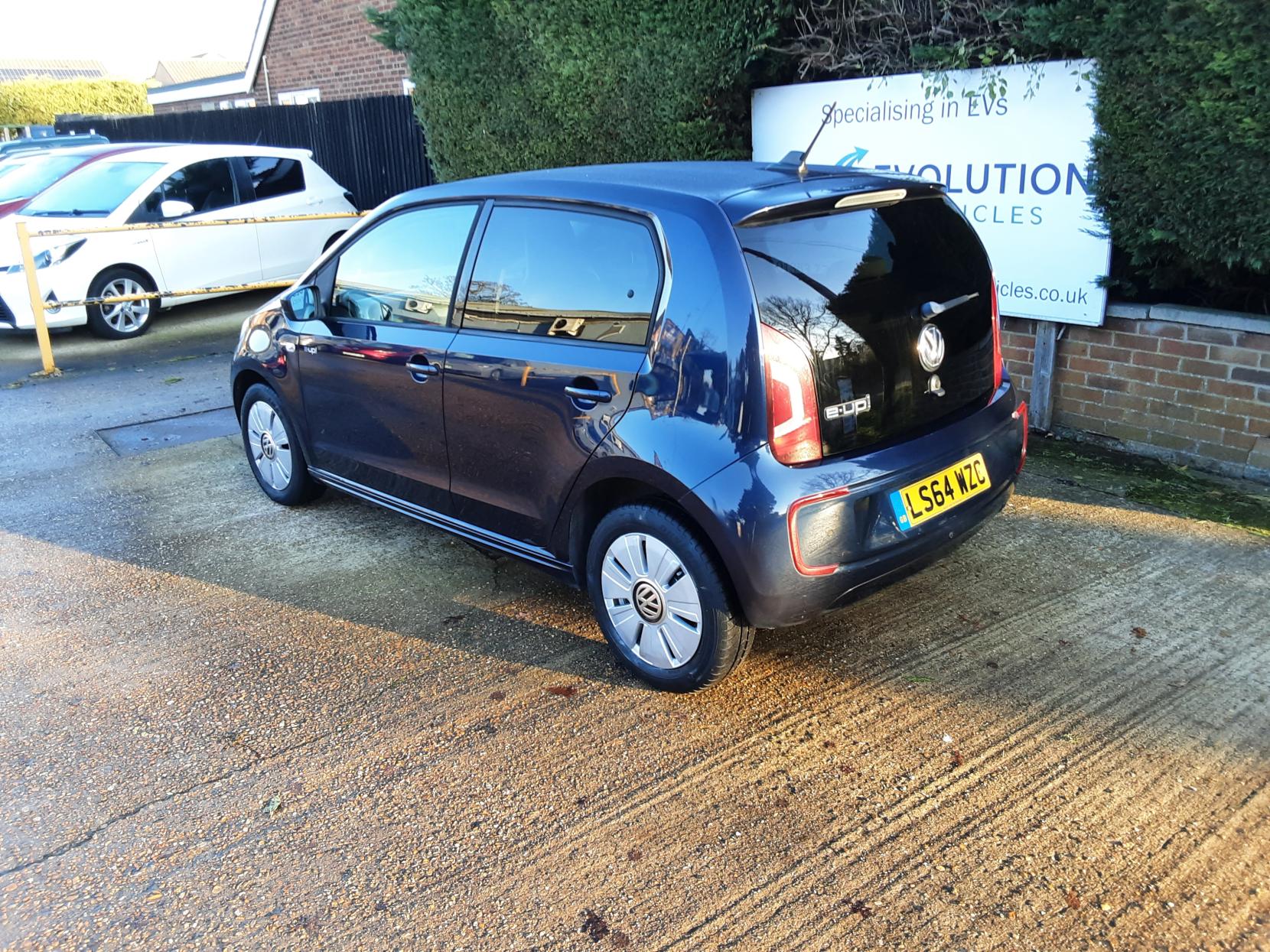 Volkswagen e-up! 18.7kWh e-up! Hatchback 5dr Electric Auto (82 ps)