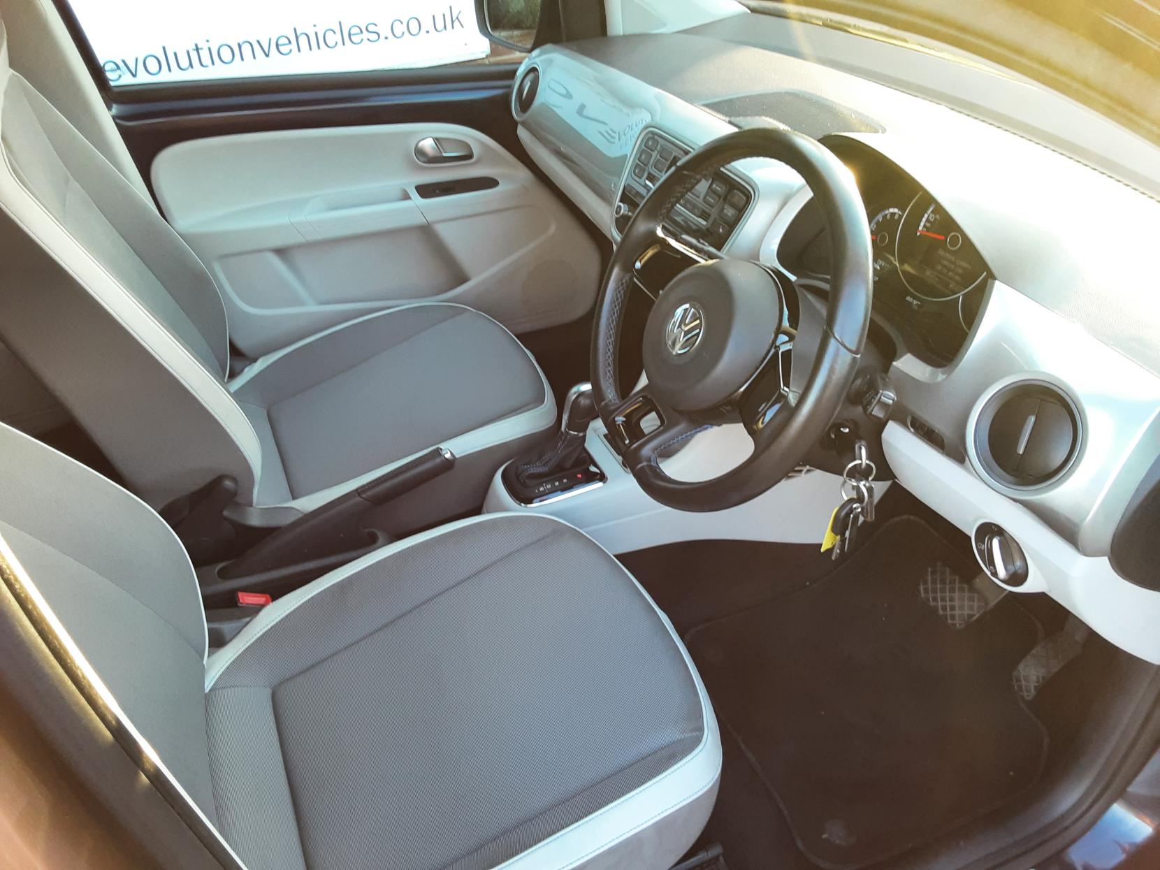 Volkswagen e-up! 18.7kWh e-up! Hatchback 5dr Electric Auto (82 ps)