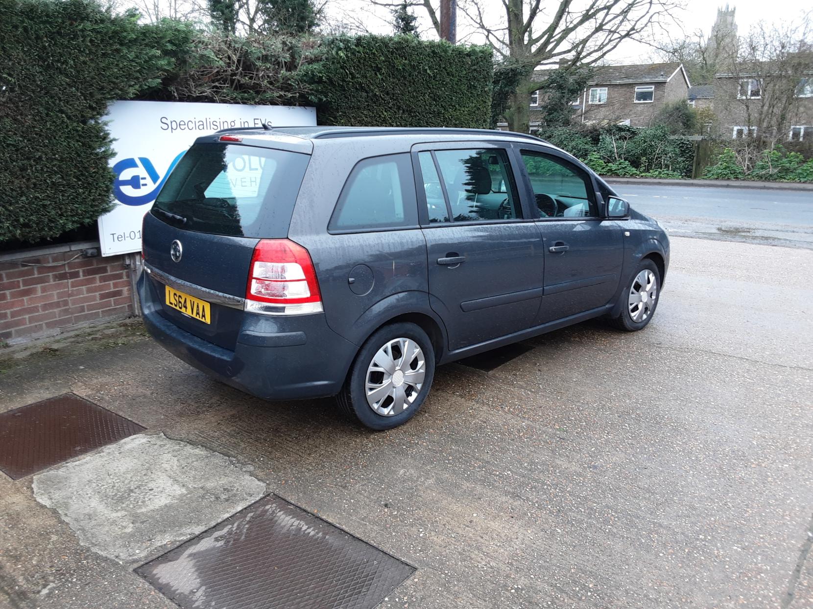 Vauxhall Zafira 1.8 16V Exclusiv MPV 5dr Petrol Manual Euro 5 (120 ps)