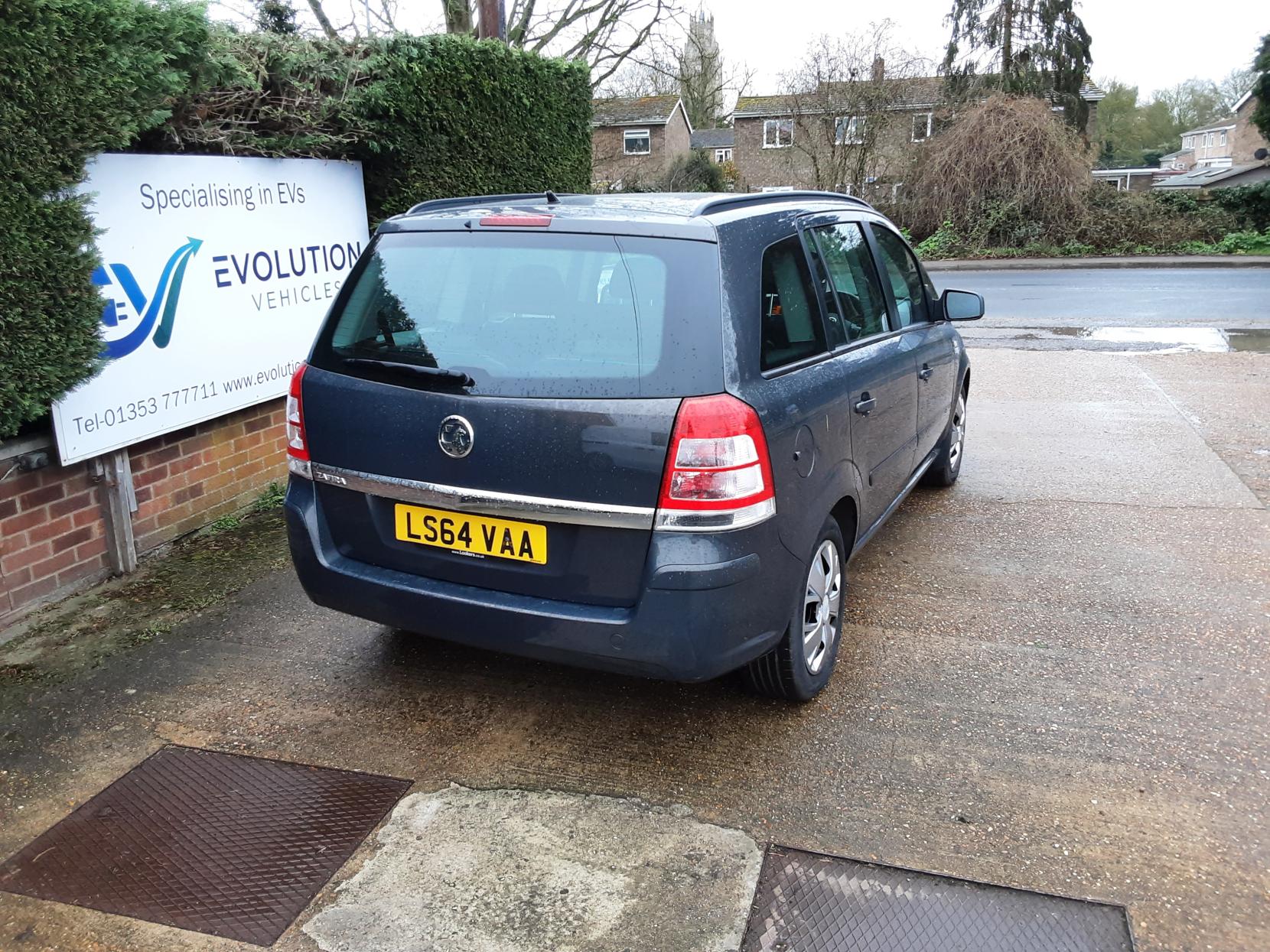 Vauxhall Zafira 1.8 16V Exclusiv MPV 5dr Petrol Manual Euro 5 (120 ps)