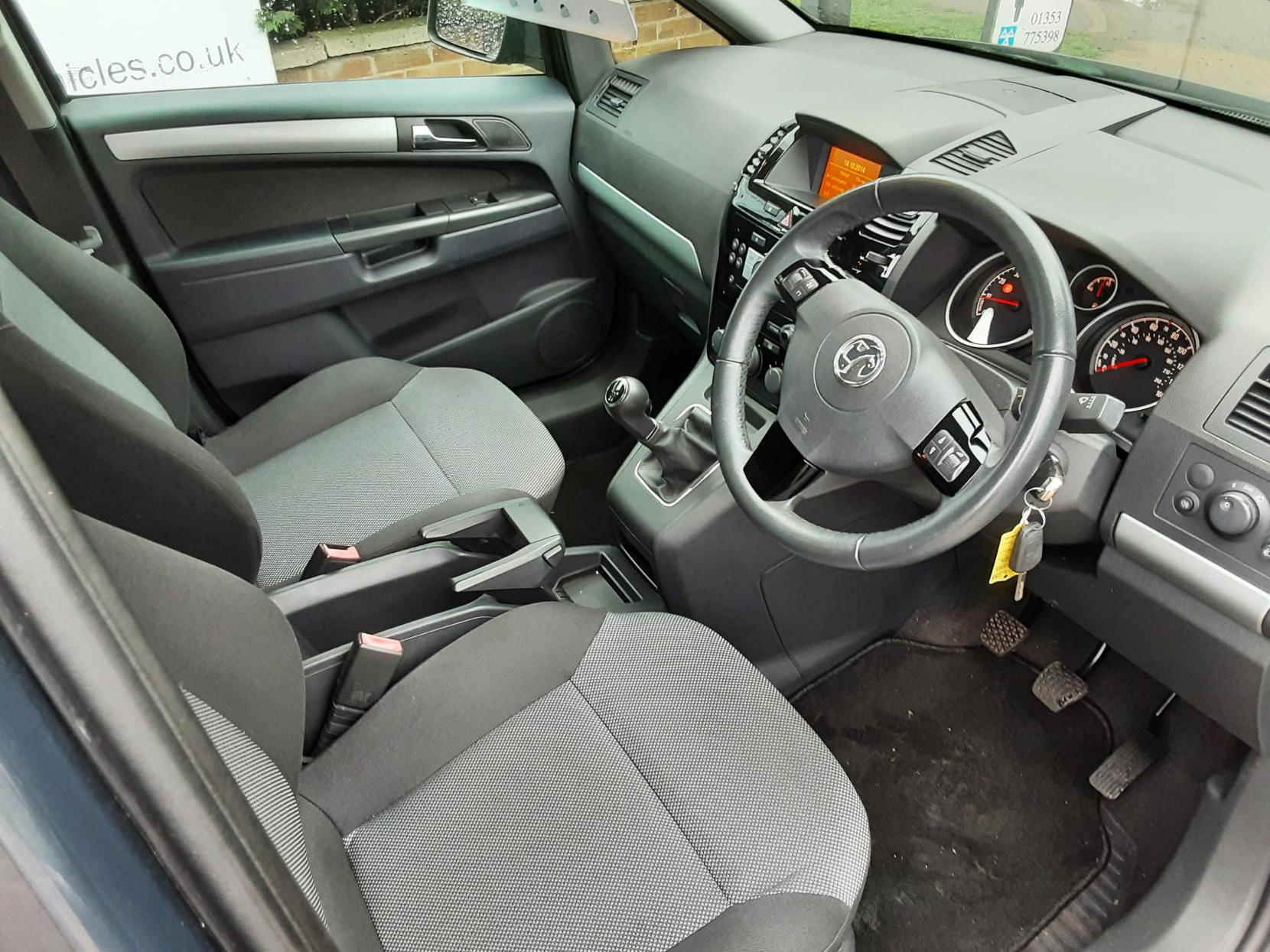 Vauxhall Zafira 1.8 16V Exclusiv MPV 5dr Petrol Manual Euro 5 (120 ps)