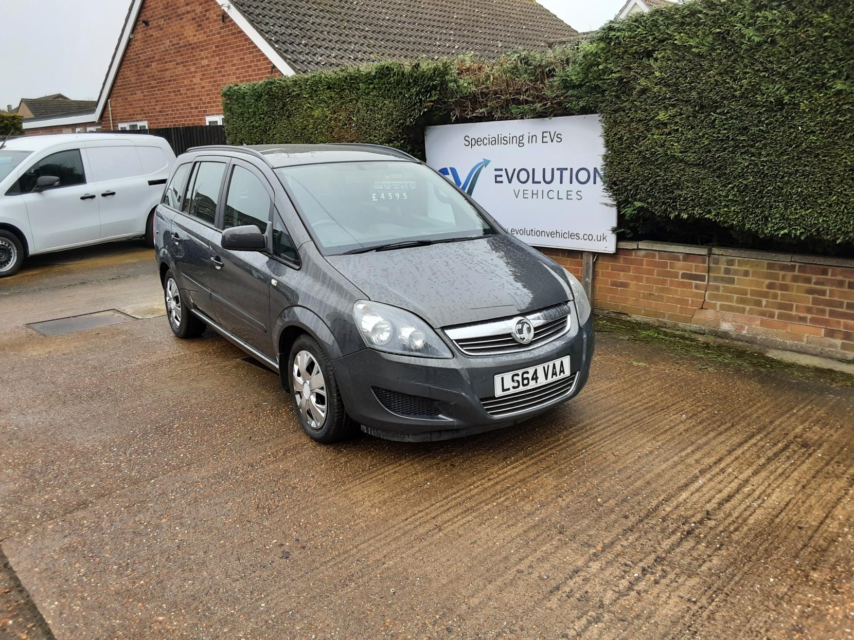 Vauxhall Zafira 1.8 16V Exclusiv MPV 5dr Petrol Manual Euro 5 (120 ps)