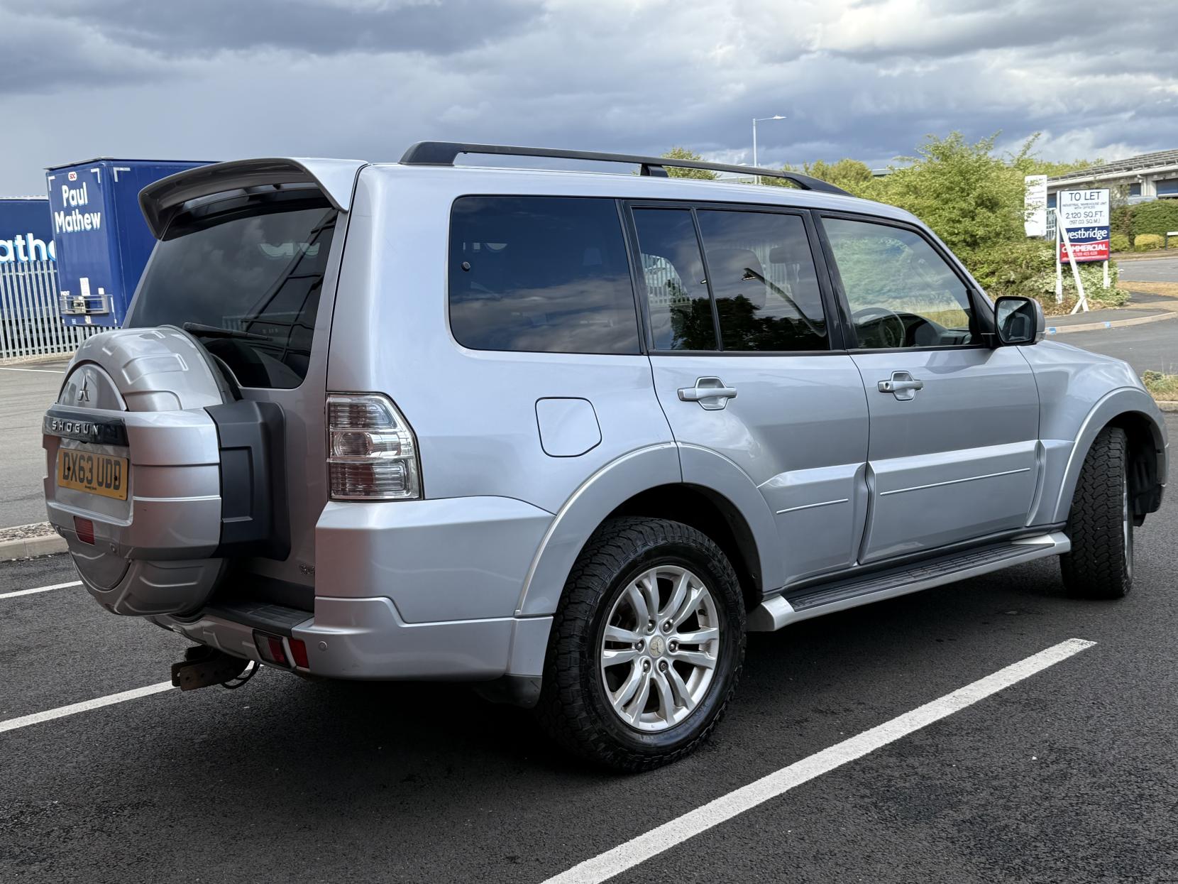 Mitsubishi Shogun 3.2 DI-DC SG3 SUV 5dr Diesel Auto 4WD Euro 5 LWB (197 ps)