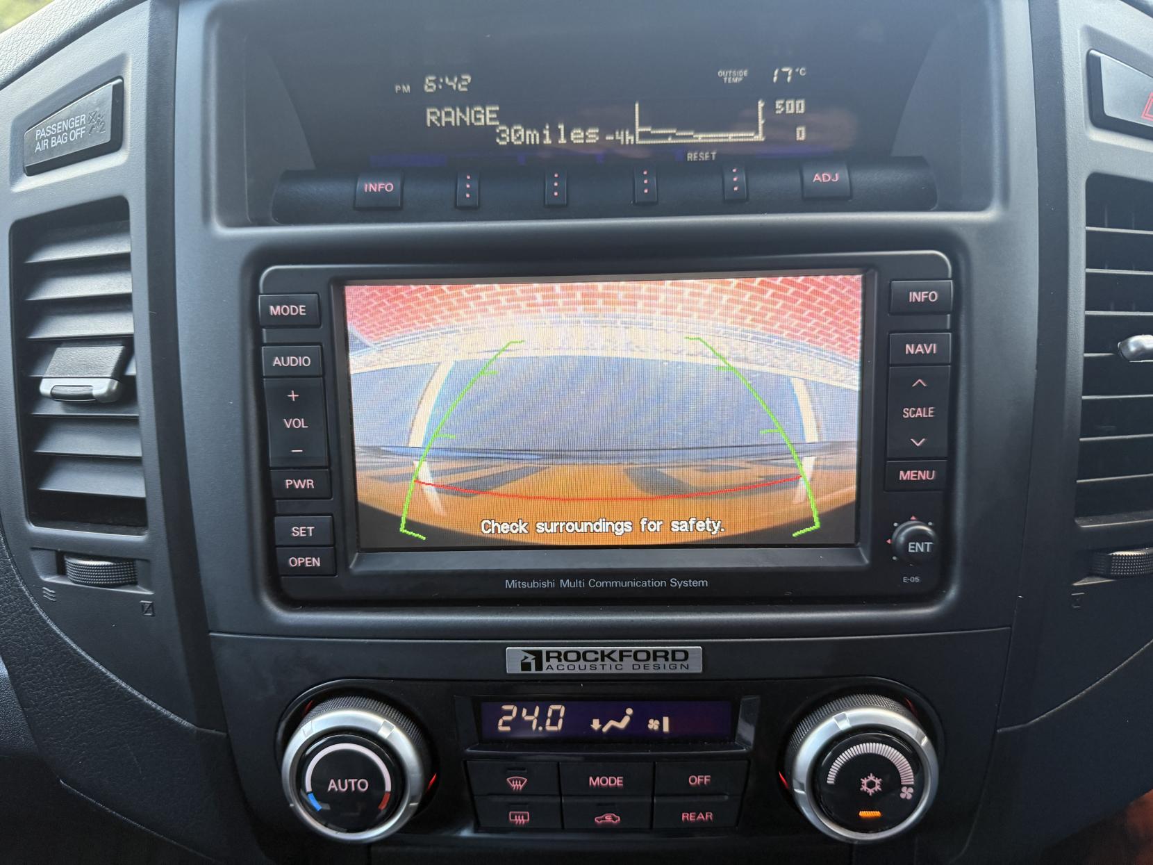 Mitsubishi Shogun 3.2 DI-DC Diamond SUV 5dr Diesel Auto 4WD Euro 5 LWB (197 ps)