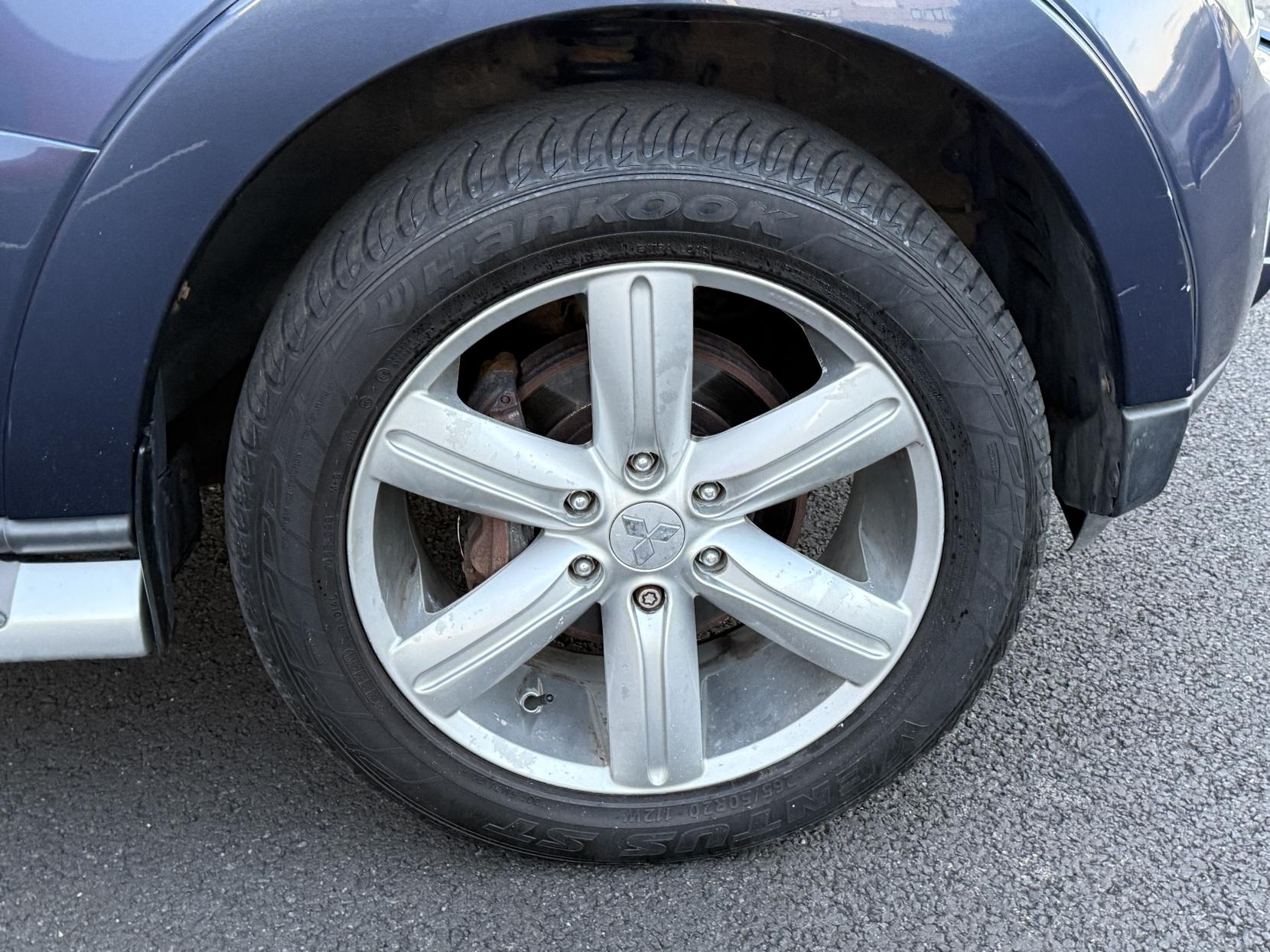 Mitsubishi Shogun 3.2 DI-DC Diamond SUV 5dr Diesel Auto 4WD Euro 4 LWB (168 ps)