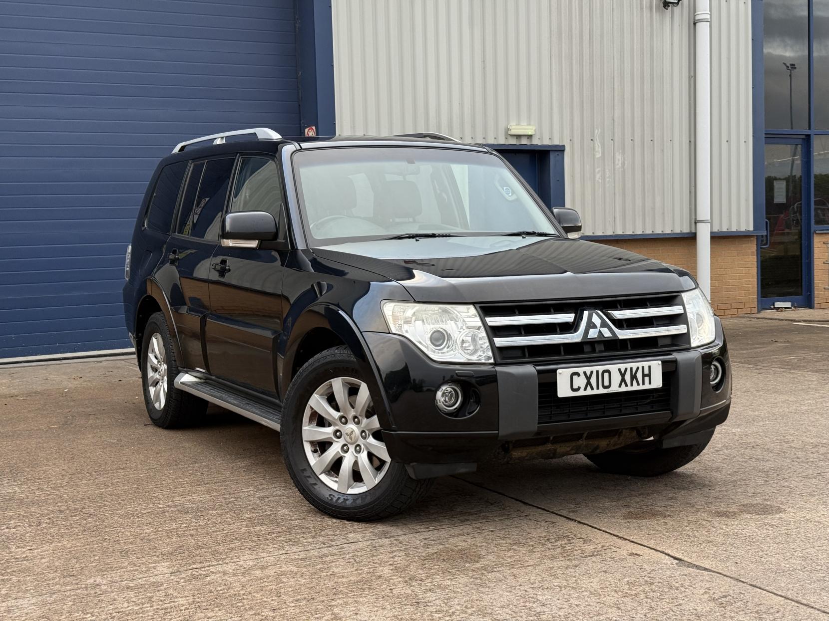 Mitsubishi Shogun 3.2 DI-DC Elegance SUV 5dr Diesel Auto 4WD Euro 5 LWB (197 ps)