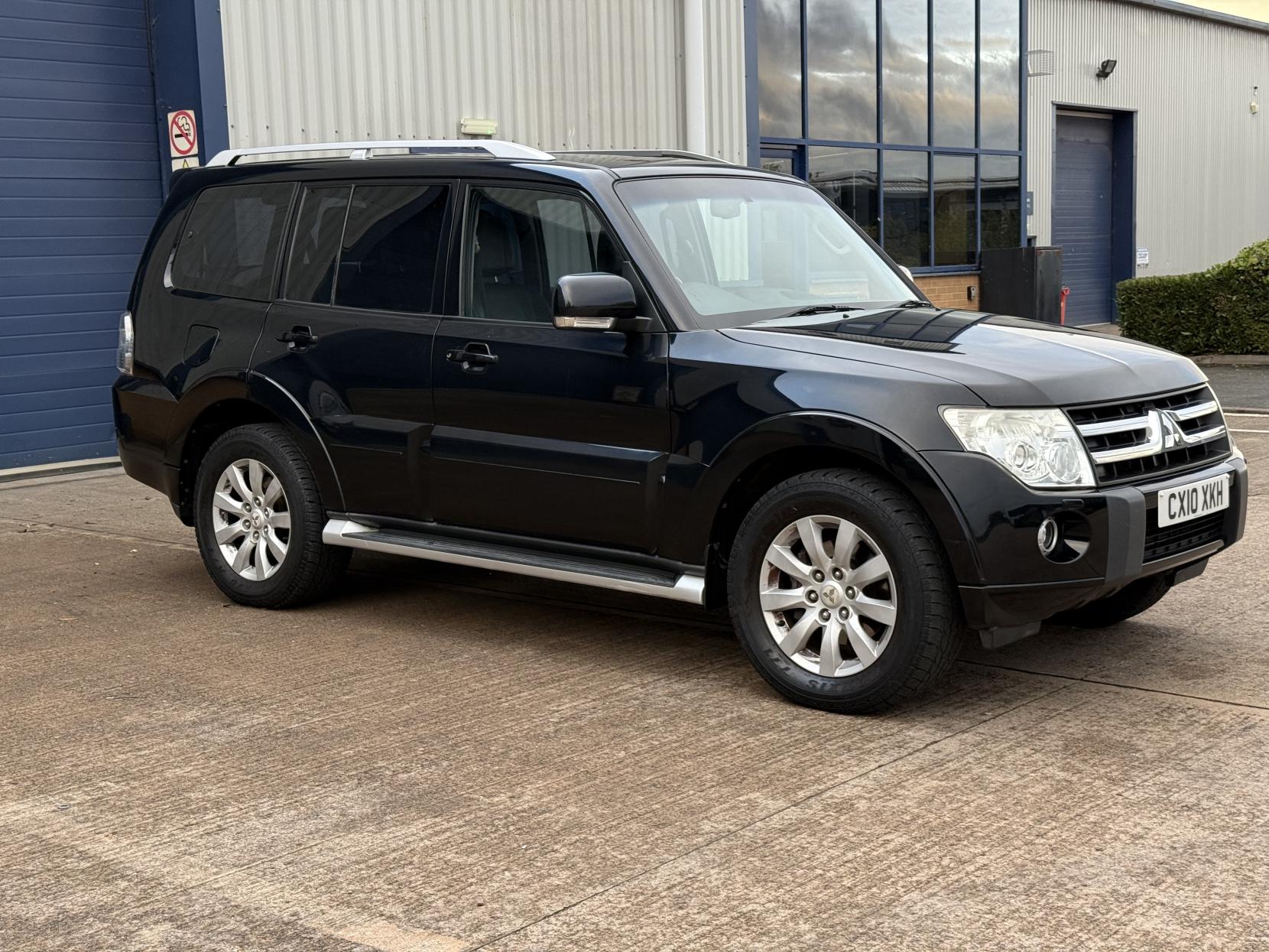 Mitsubishi Shogun 3.2 DI-DC Elegance SUV 5dr Diesel Auto 4WD Euro 5 LWB (197 ps)