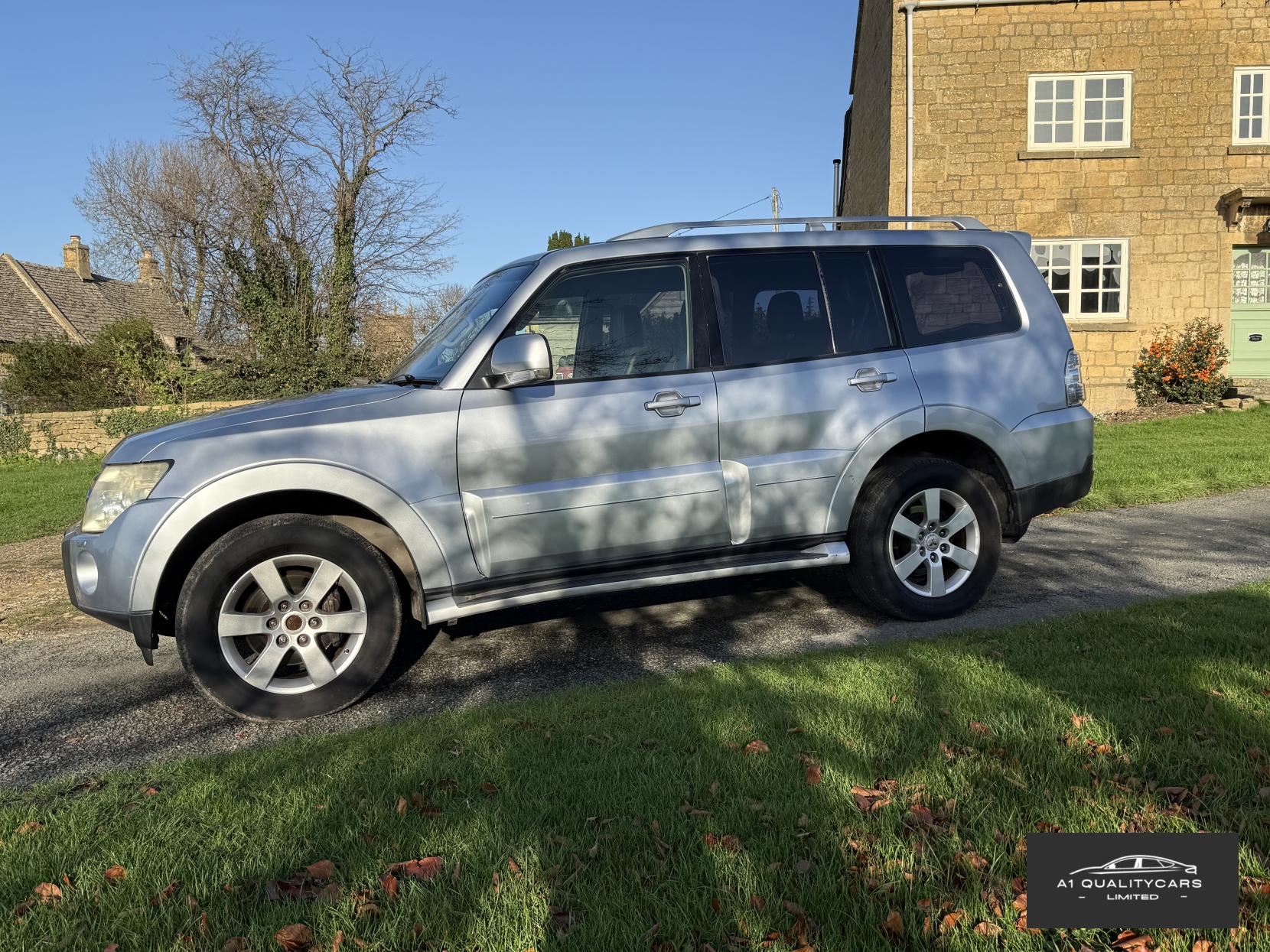 Mitsubishi Shogun 3.2 DI-DC Elegance SUV 5dr Diesel Auto 4WD Euro 4 LWB (168 ps)
