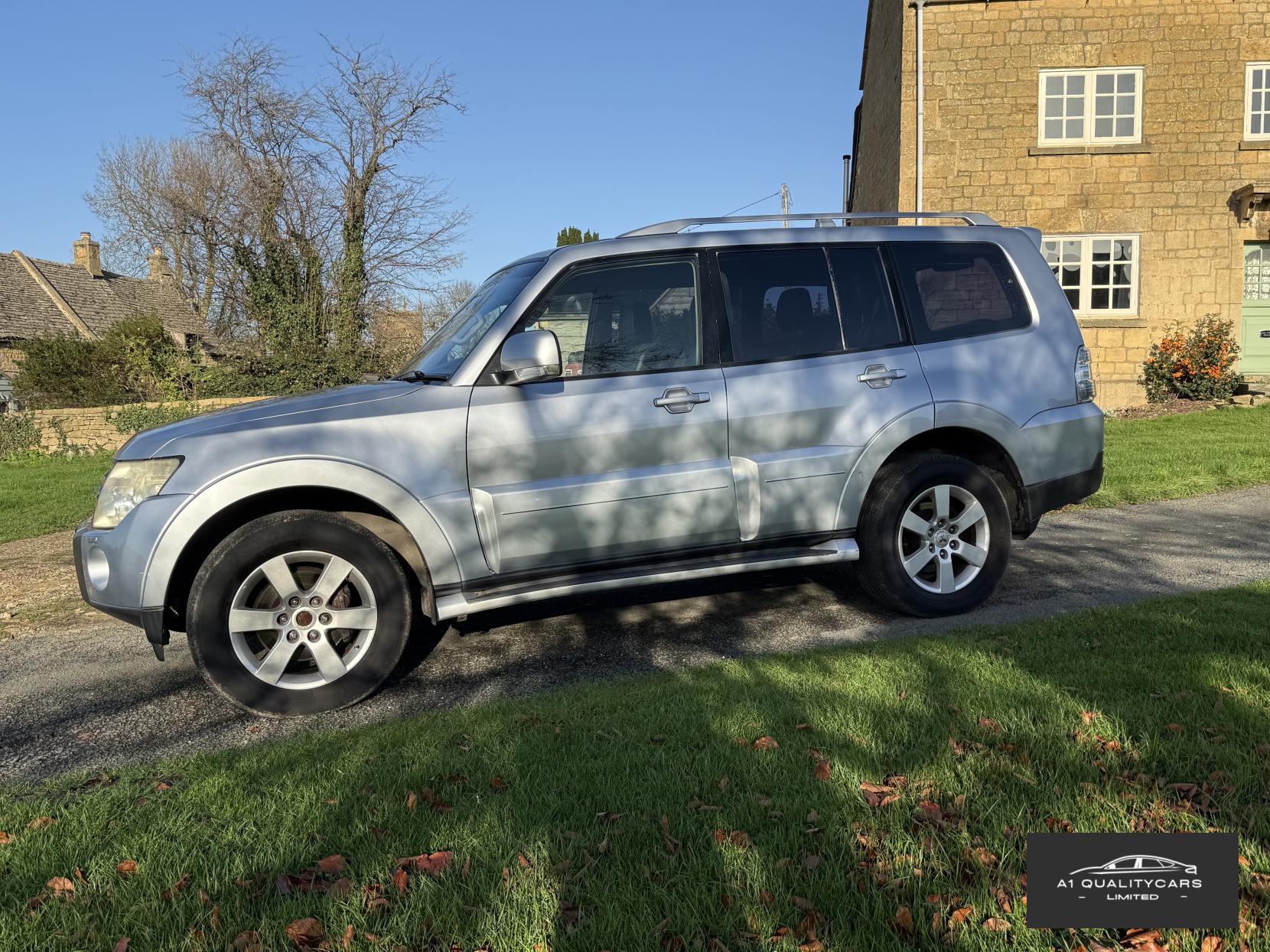 Mitsubishi Shogun 3.2 DI-DC Elegance SUV 5dr Diesel Auto 4WD Euro 4 LWB (168 ps)