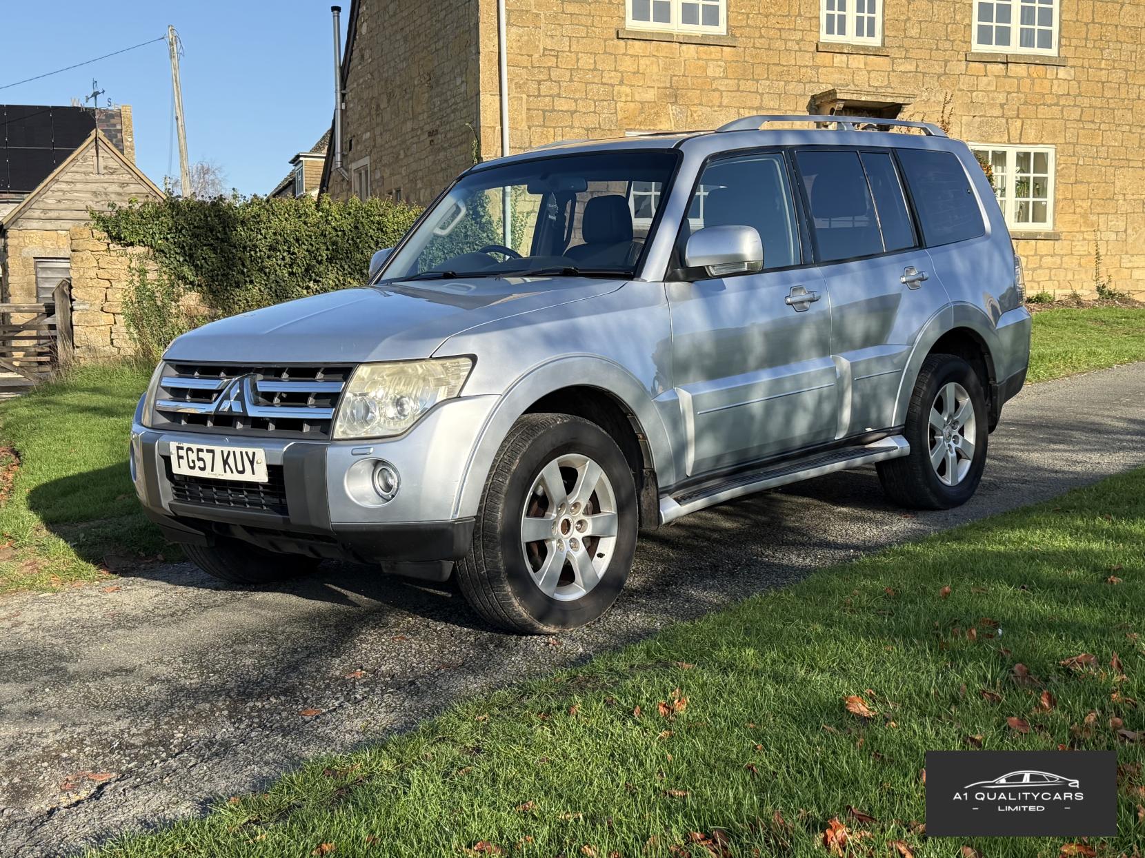 Mitsubishi Shogun 3.2 DI-DC Elegance SUV 5dr Diesel Auto 4WD Euro 4 LWB (168 ps)