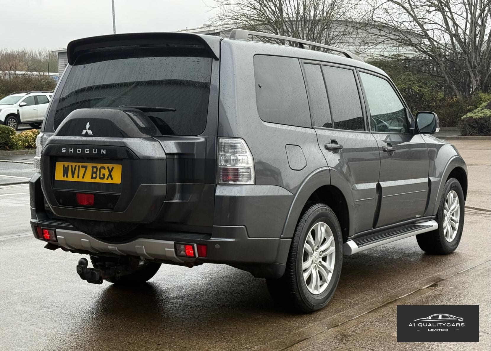 Mitsubishi Shogun 3.2 DI-DC SG3 SUV 5dr Diesel Auto 4WD Euro 6 LWB (187 ps)