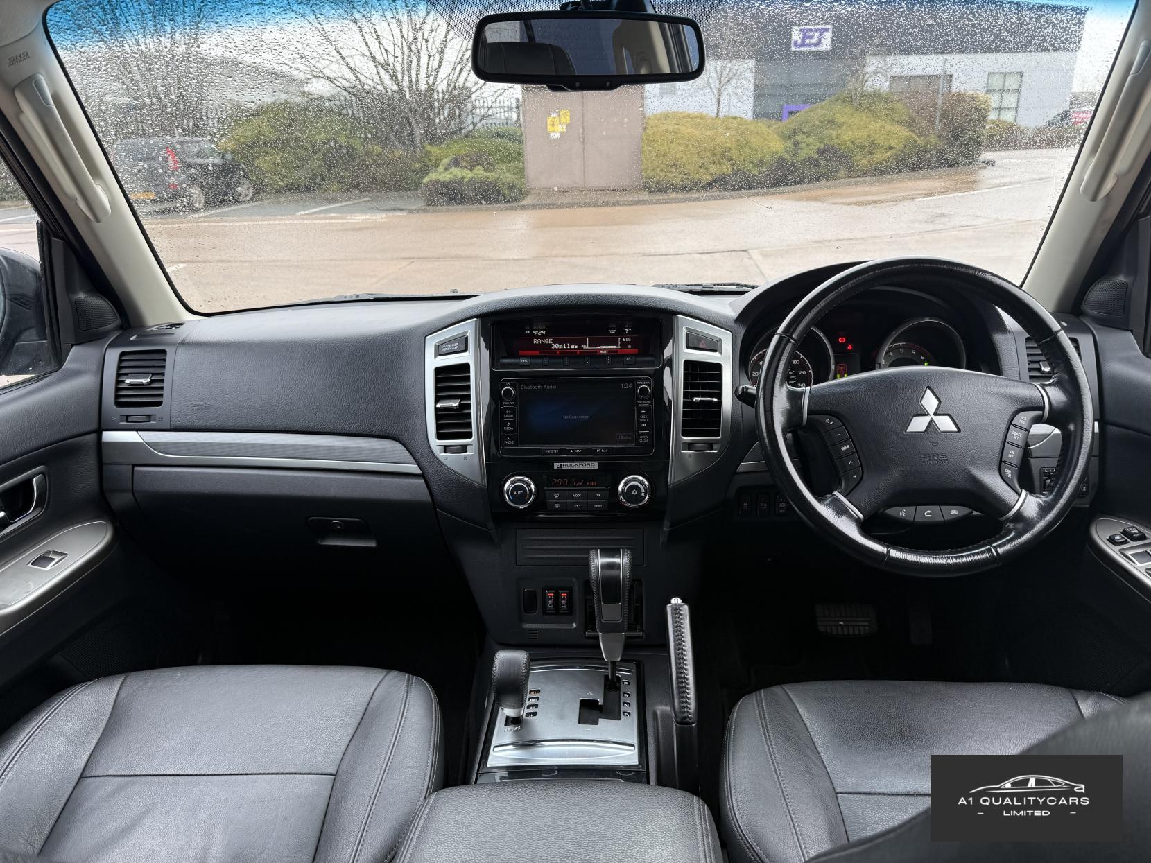 Mitsubishi Shogun 3.2 DI-DC SG3 SUV 5dr Diesel Auto 4WD Euro 6 LWB (187 ps)