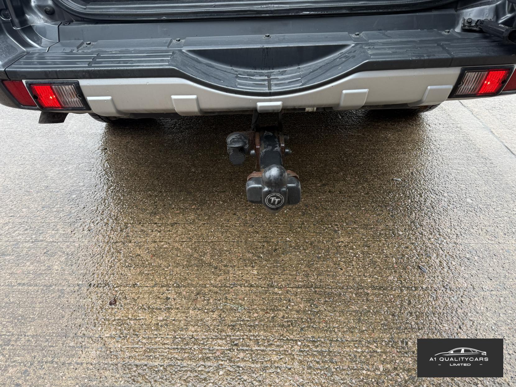 Mitsubishi Shogun 3.2 DI-DC SG3 SUV 5dr Diesel Auto 4WD Euro 6 LWB (187 ps)