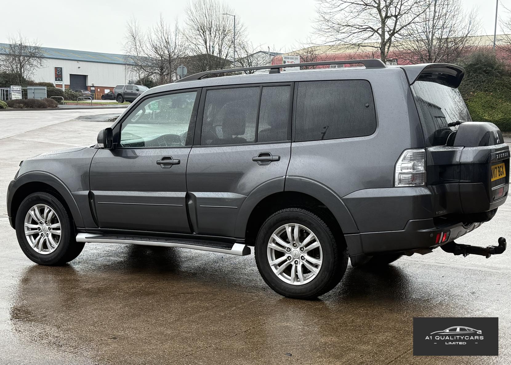 Mitsubishi Shogun 3.2 DI-DC SG3 SUV 5dr Diesel Auto 4WD Euro 6 LWB (187 ps)