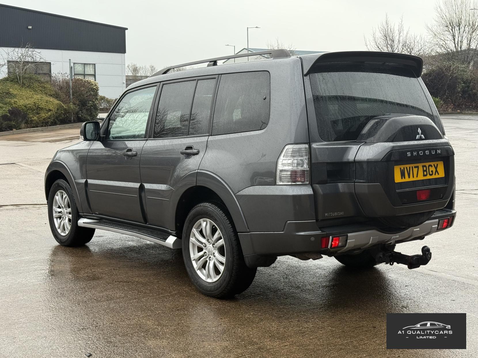 Mitsubishi Shogun 3.2 DI-DC SG3 SUV 5dr Diesel Auto 4WD Euro 6 LWB (187 ps)