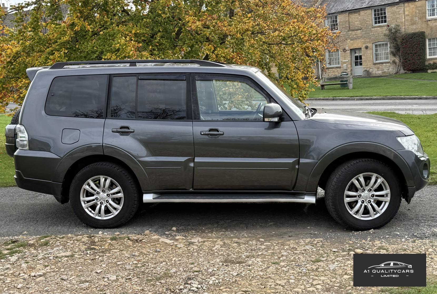 Mitsubishi Shogun 3.2 DI-DC SG3 SUV 5dr Diesel Auto 4WD Euro 5 LWB (197 ps)