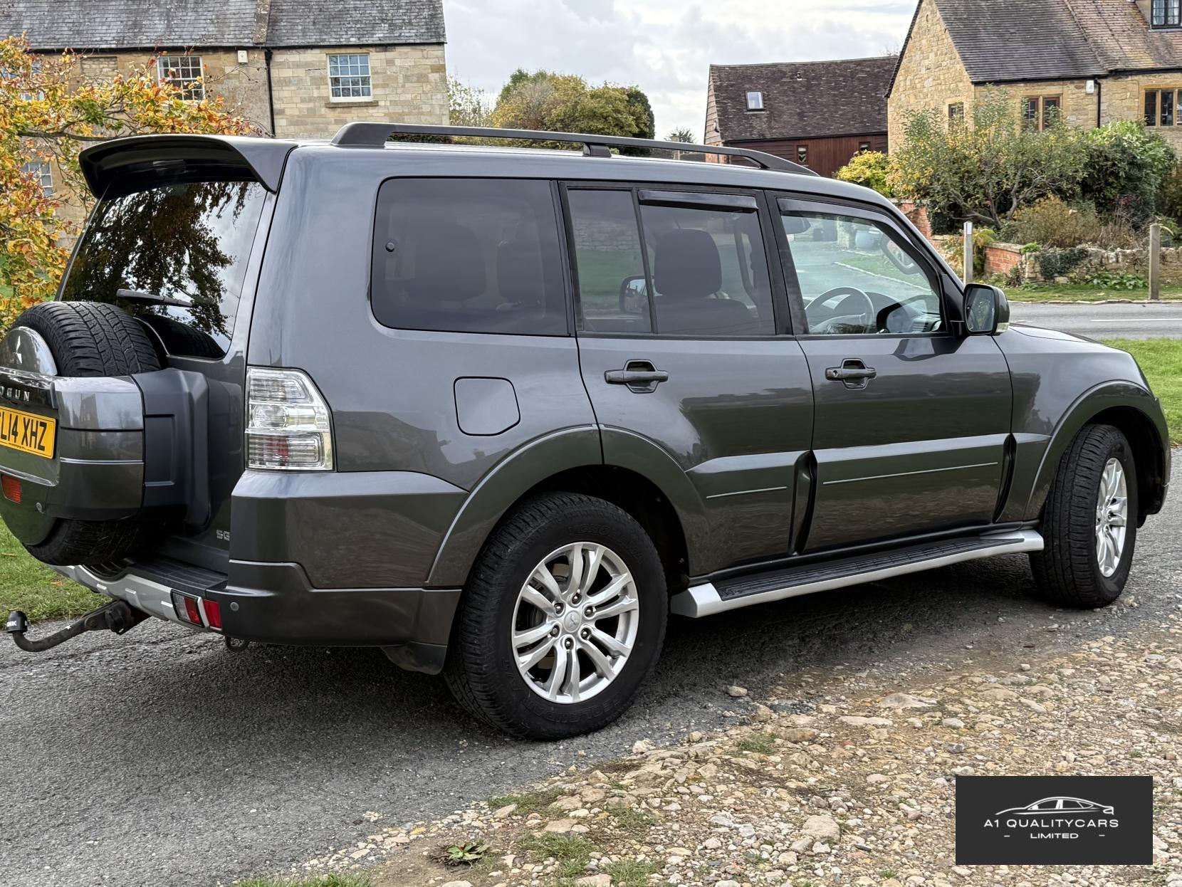 Mitsubishi Shogun 3.2 DI-DC SG3 SUV 5dr Diesel Auto 4WD Euro 5 LWB (197 ps)