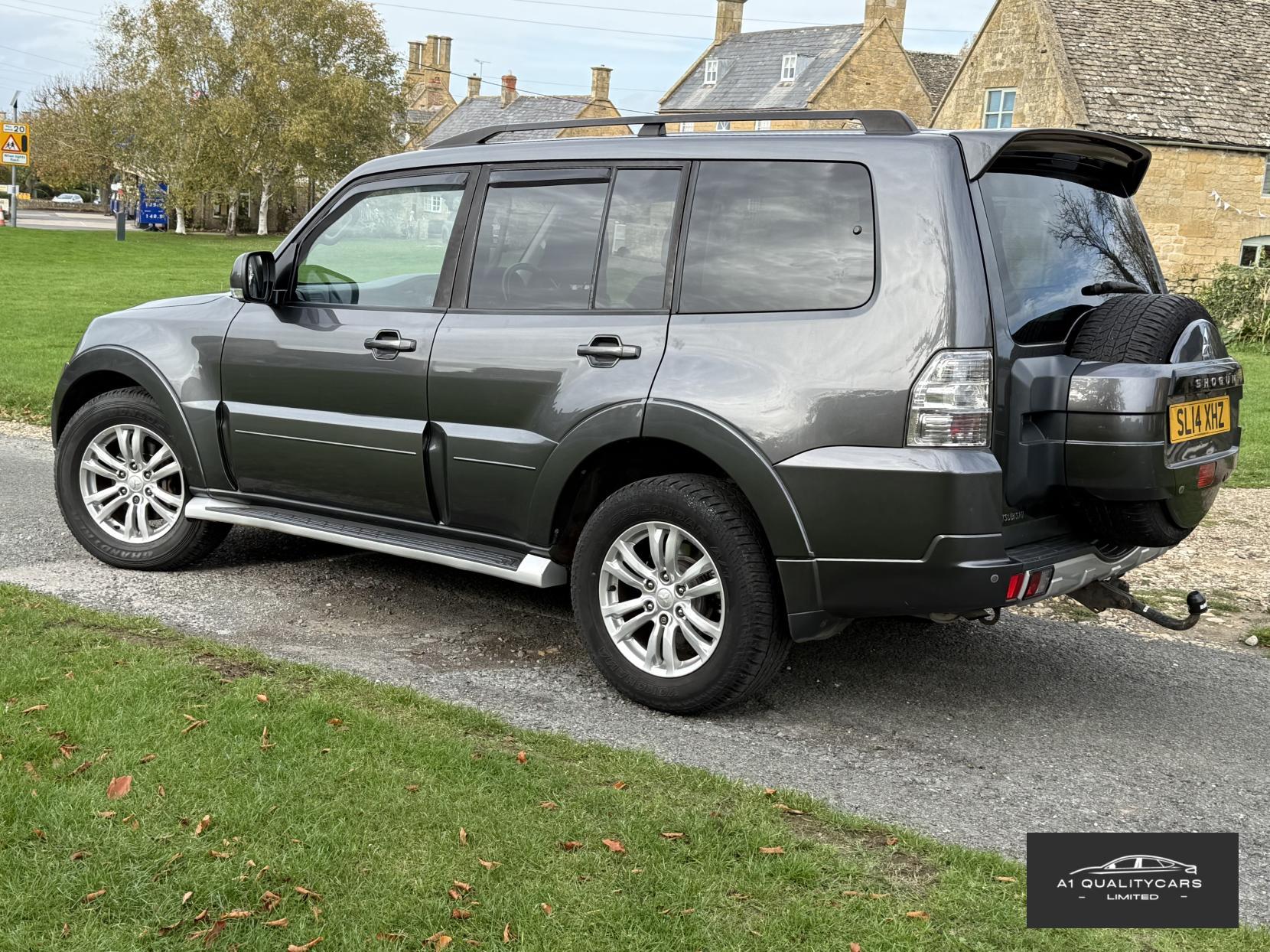 Mitsubishi Shogun 3.2 DI-DC SG3 SUV 5dr Diesel Auto 4WD Euro 5 LWB (197 ps)