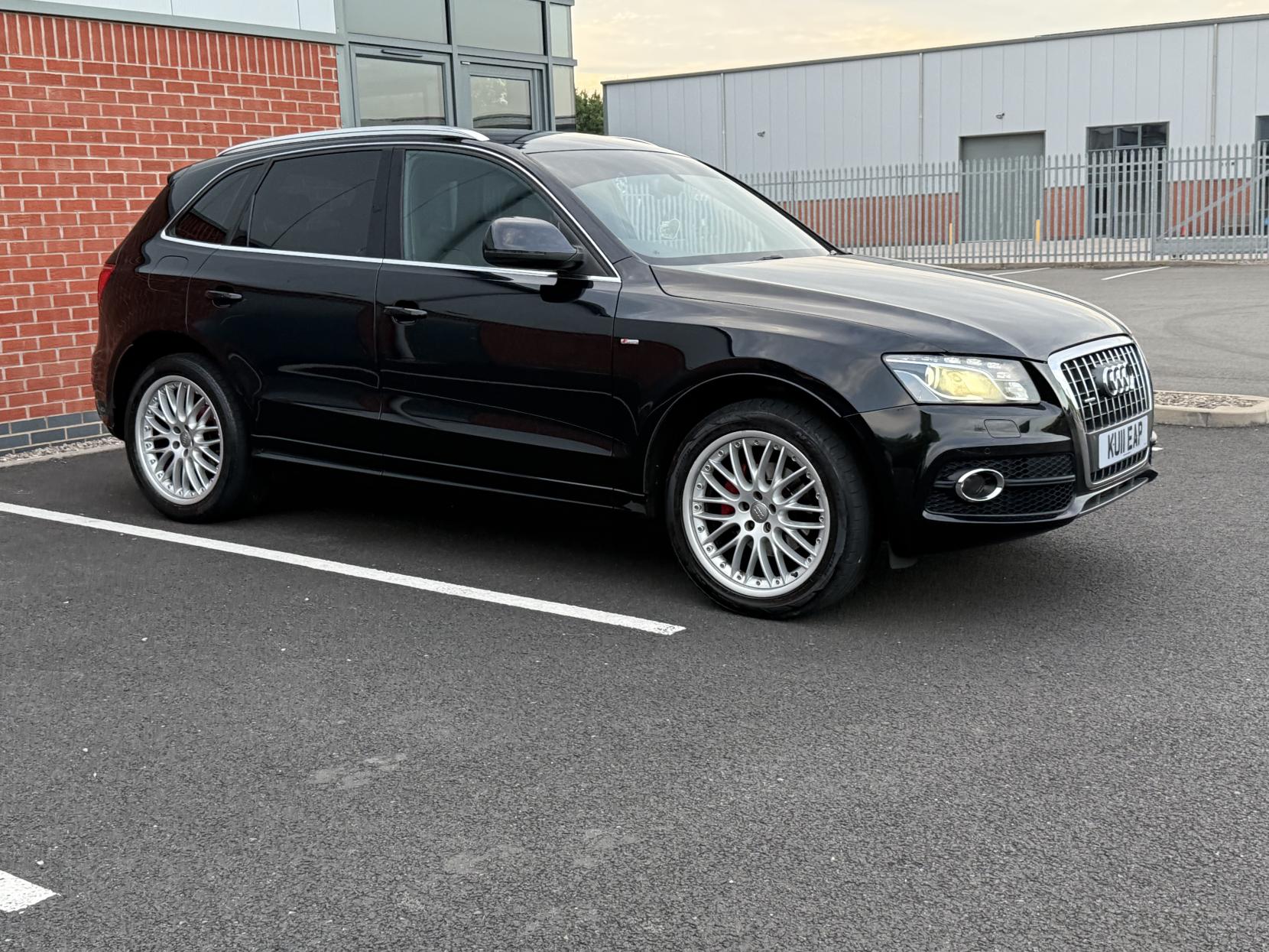 Audi Q5 2.0 TDI S line SUV 5dr Diesel S Tronic quattro Euro 5 (170 ps)
