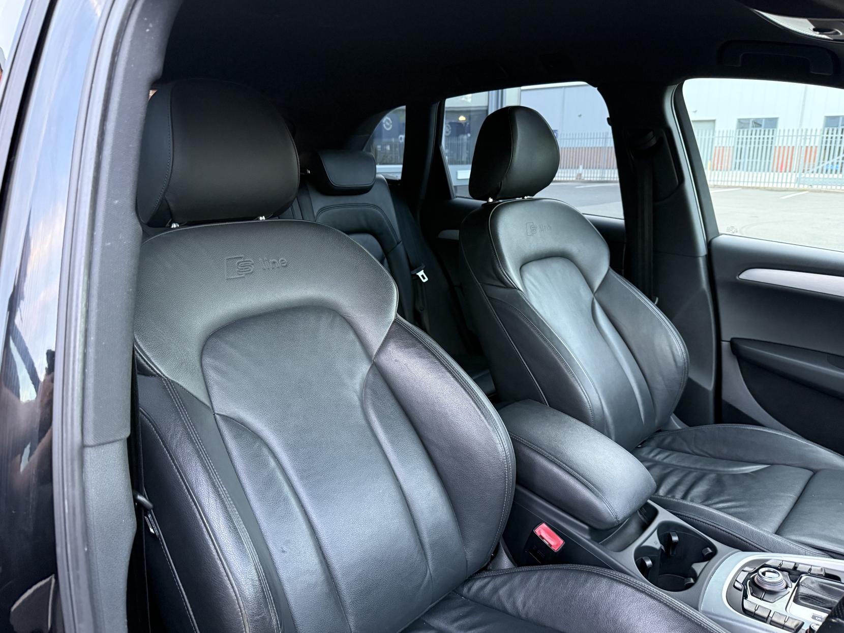 Audi Q5 2.0 TDI S line SUV 5dr Diesel S Tronic quattro Euro 5 (170 ps)