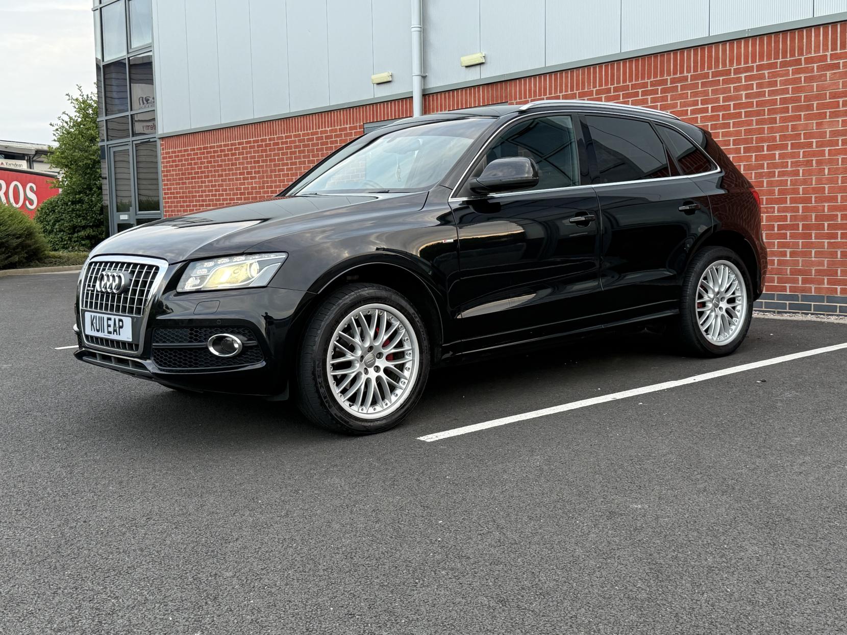 Audi Q5 2.0 TDI S line SUV 5dr Diesel S Tronic quattro Euro 5 (170 ps)