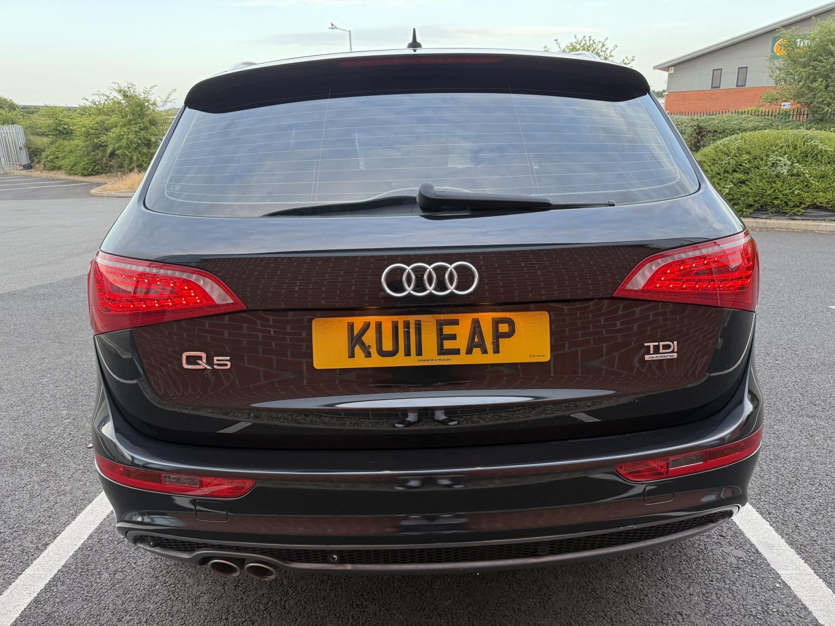 Audi Q5 2.0 TDI S line SUV 5dr Diesel S Tronic quattro Euro 5 (170 ps)