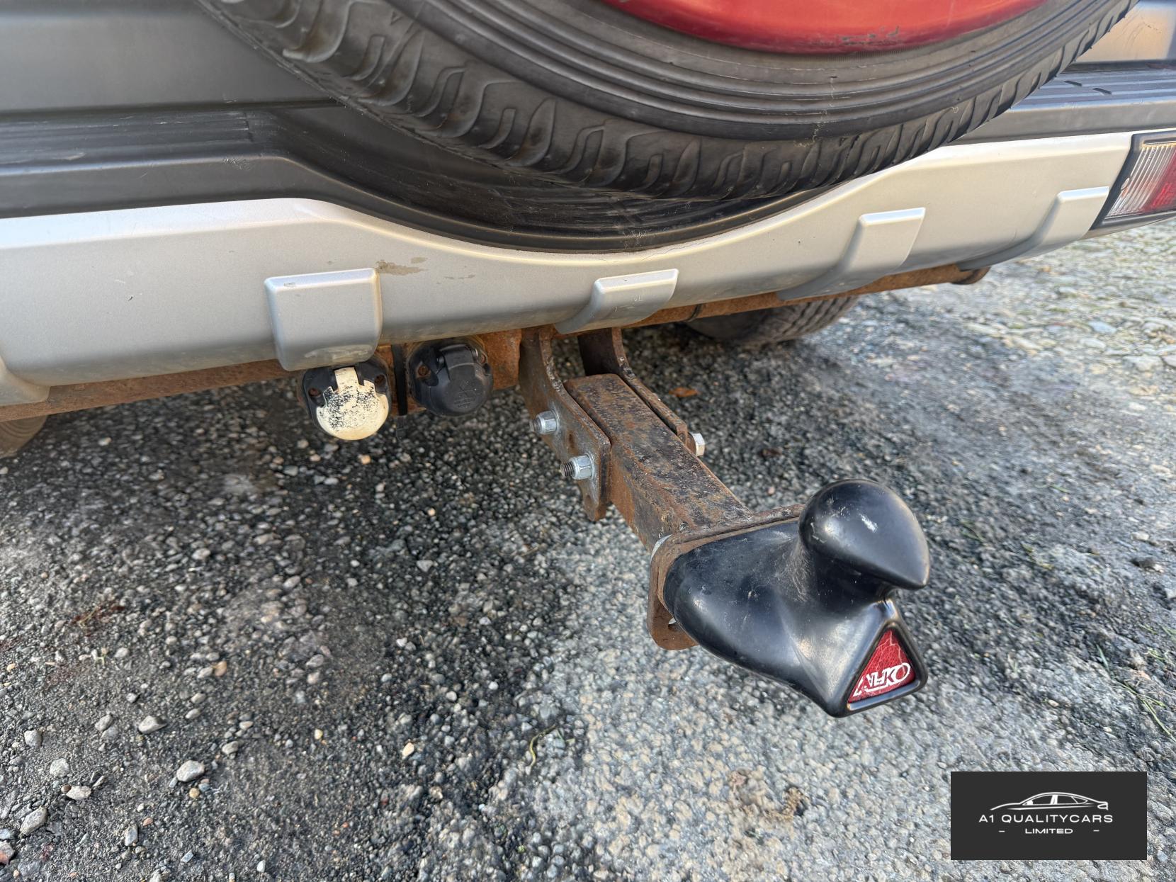 Mitsubishi Shogun 3.2 DI-DC Elegance SUV 5dr Diesel Auto 4WD Euro 5 LWB (197 ps)