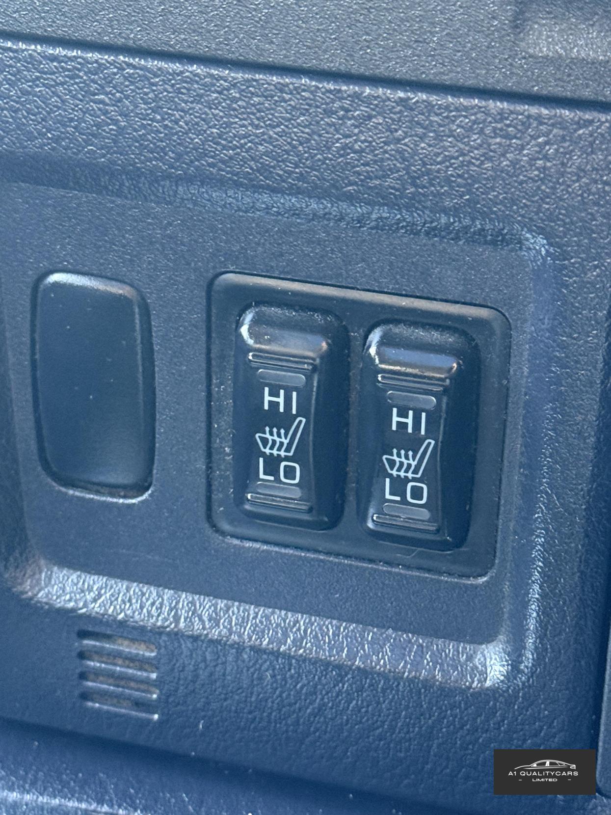 Mitsubishi Shogun 3.2 DI-DC Elegance SUV 5dr Diesel Auto 4WD Euro 5 LWB (197 ps)