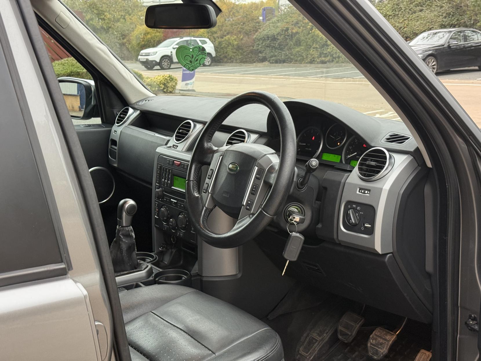 Land Rover Discovery 3 2.7 TD V6 XS Station Wagon 5dr Diesel Manual (244 g/km, 190 bhp)