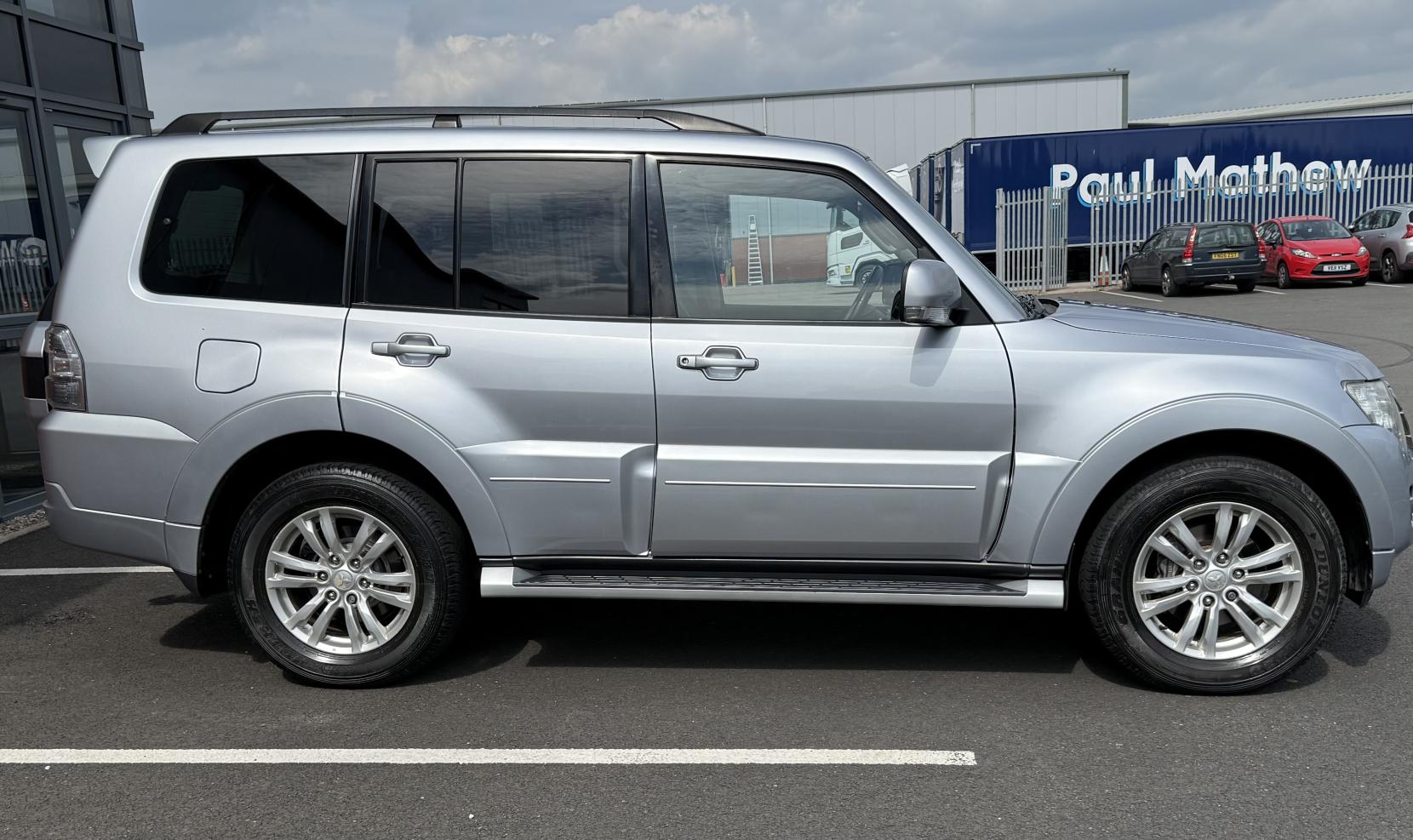 Mitsubishi Shogun 3.2 DI-DC SG3 SUV 5dr Diesel Auto 4WD Euro 5 LWB (197 ps)