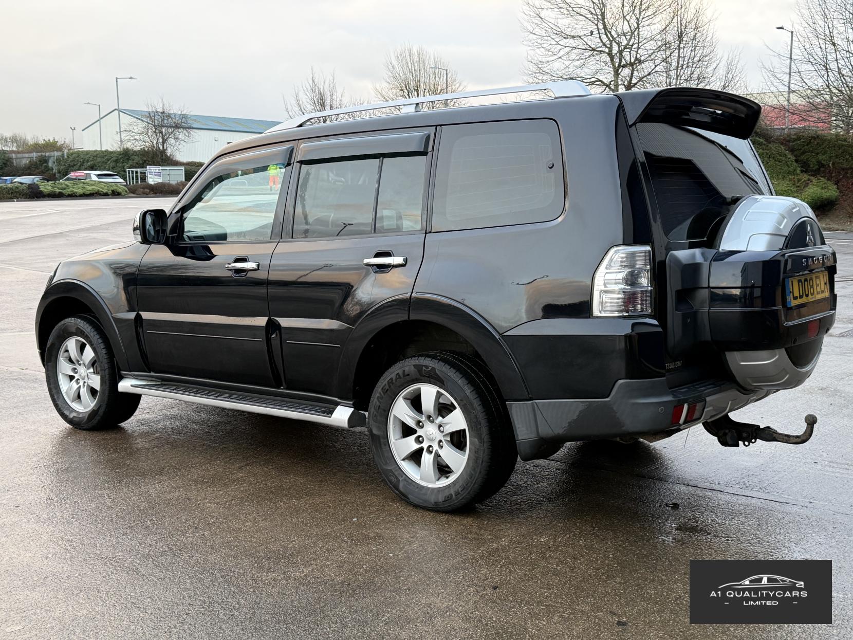 Mitsubishi Shogun 3.2 DI-DC Elegance SUV 5dr Diesel Auto 4WD Euro 4 LWB (168 ps)