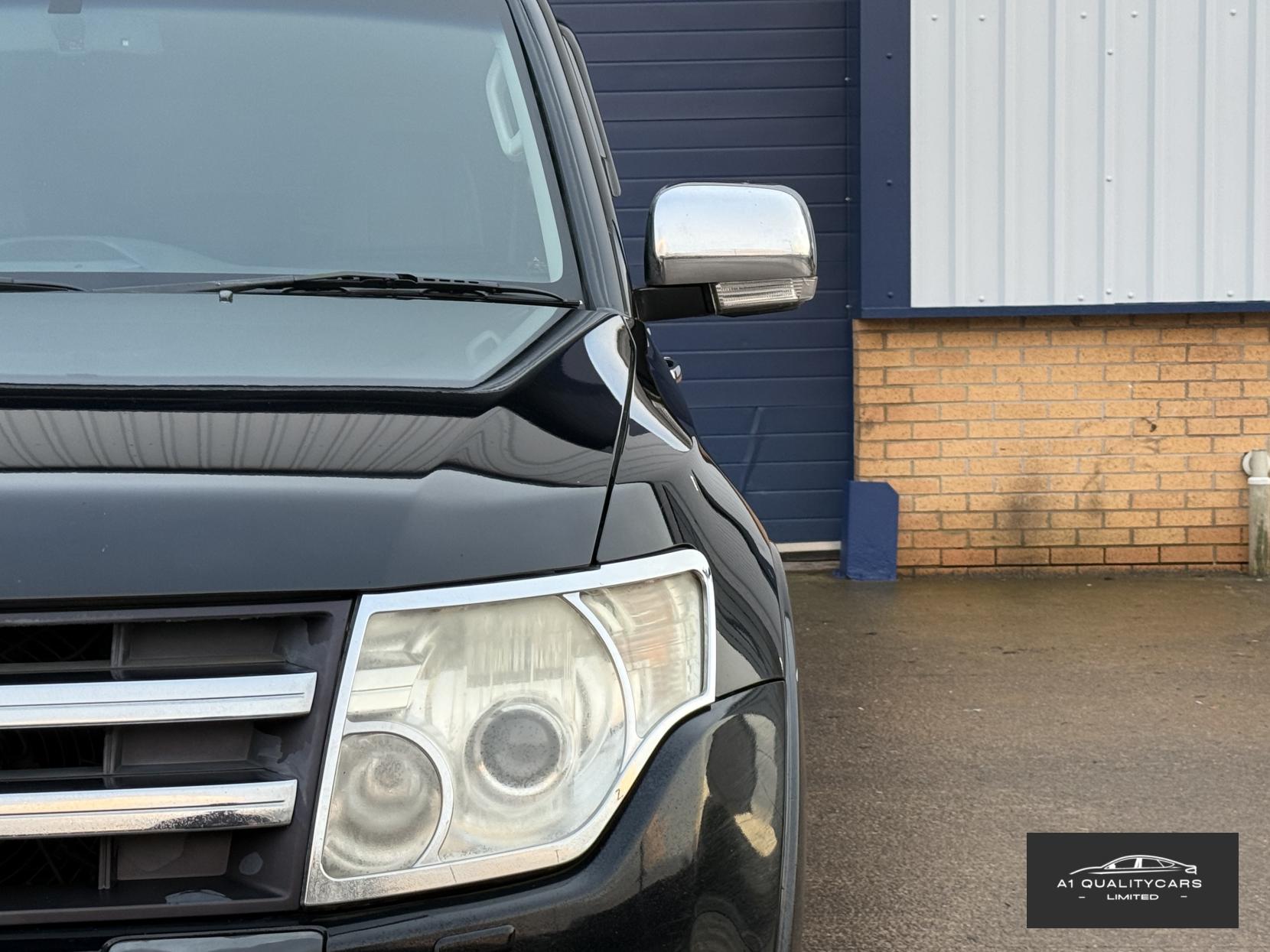 Mitsubishi Shogun 3.2 DI-DC Elegance SUV 5dr Diesel Auto 4WD Euro 4 LWB (168 ps)