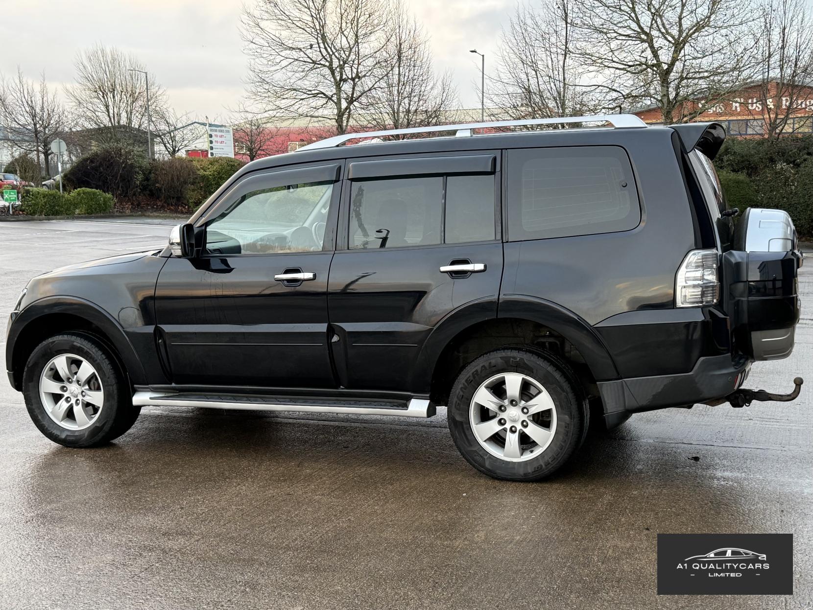Mitsubishi Shogun 3.2 DI-DC Elegance SUV 5dr Diesel Auto 4WD Euro 4 LWB (168 ps)