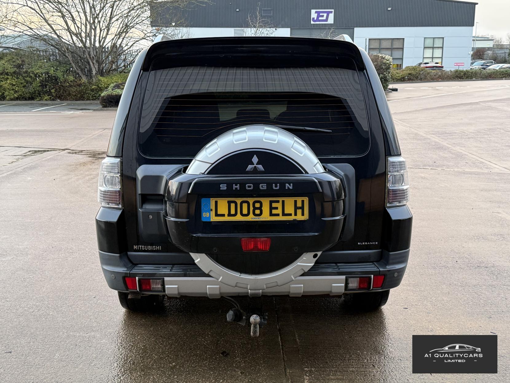 Mitsubishi Shogun 3.2 DI-DC Elegance SUV 5dr Diesel Auto 4WD Euro 4 LWB (168 ps)