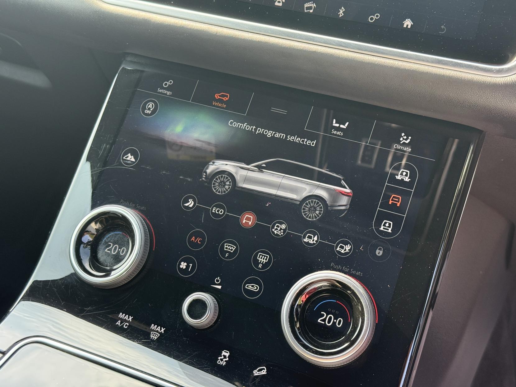 Land Rover Range Rover Velar 3.0 D300 R-Dynamic HSE SUV 5dr Diesel Auto 4WD Euro 6 (s/s) (300 ps)