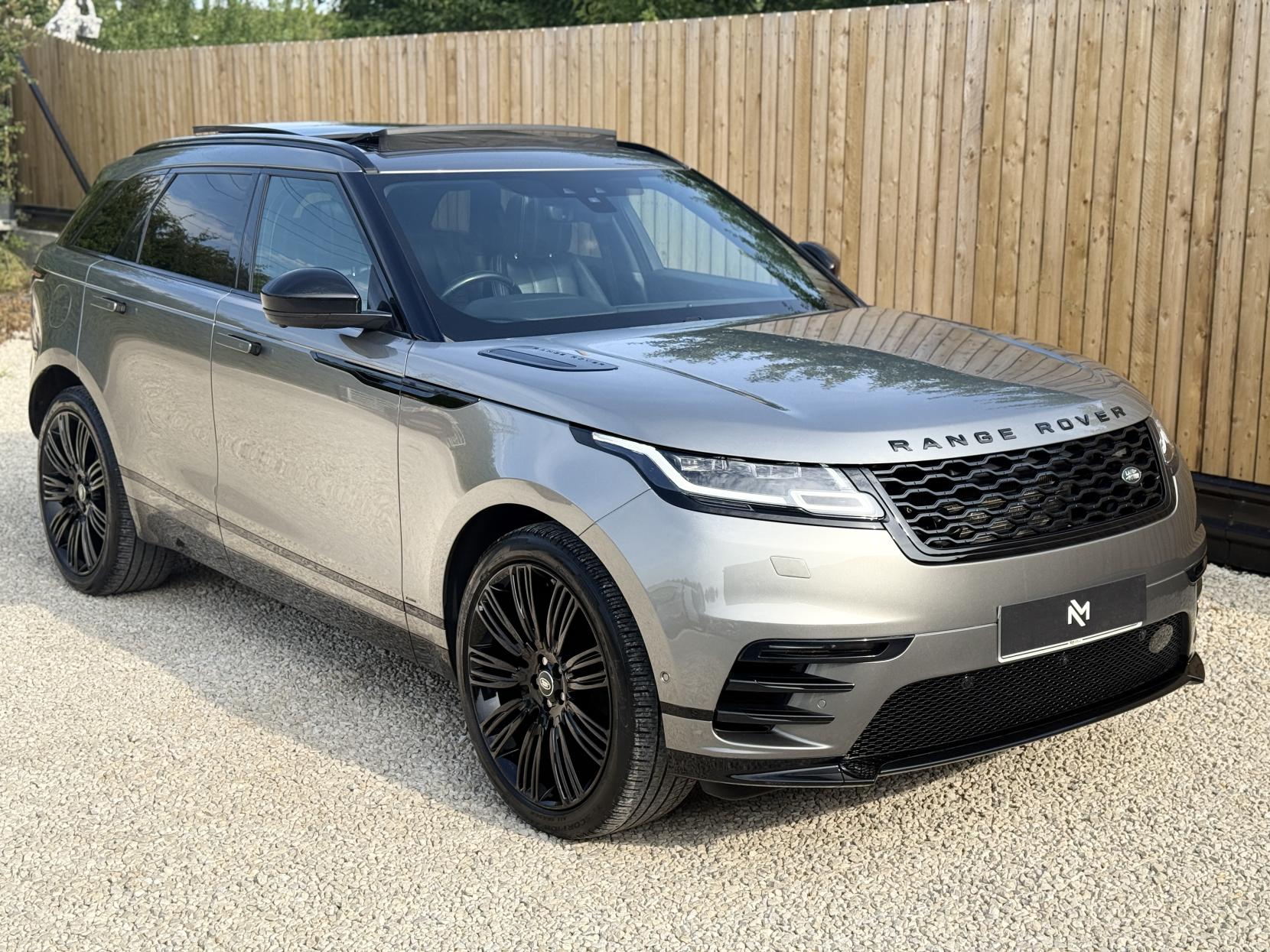 Land Rover Range Rover Velar 3.0 D300 R-Dynamic HSE SUV 5dr Diesel Auto 4WD Euro 6 (s/s) (300 ps)