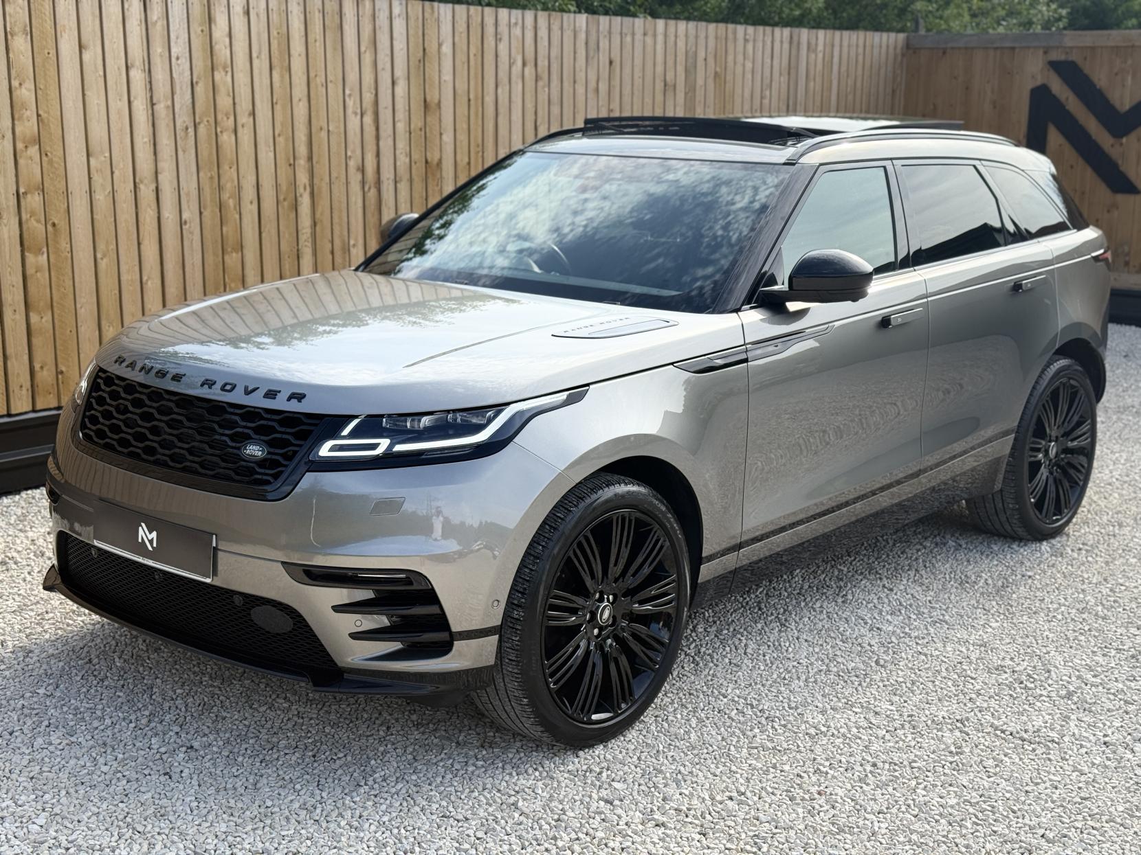Land Rover Range Rover Velar 3.0 D300 R-Dynamic HSE SUV 5dr Diesel Auto 4WD Euro 6 (s/s) (300 ps)