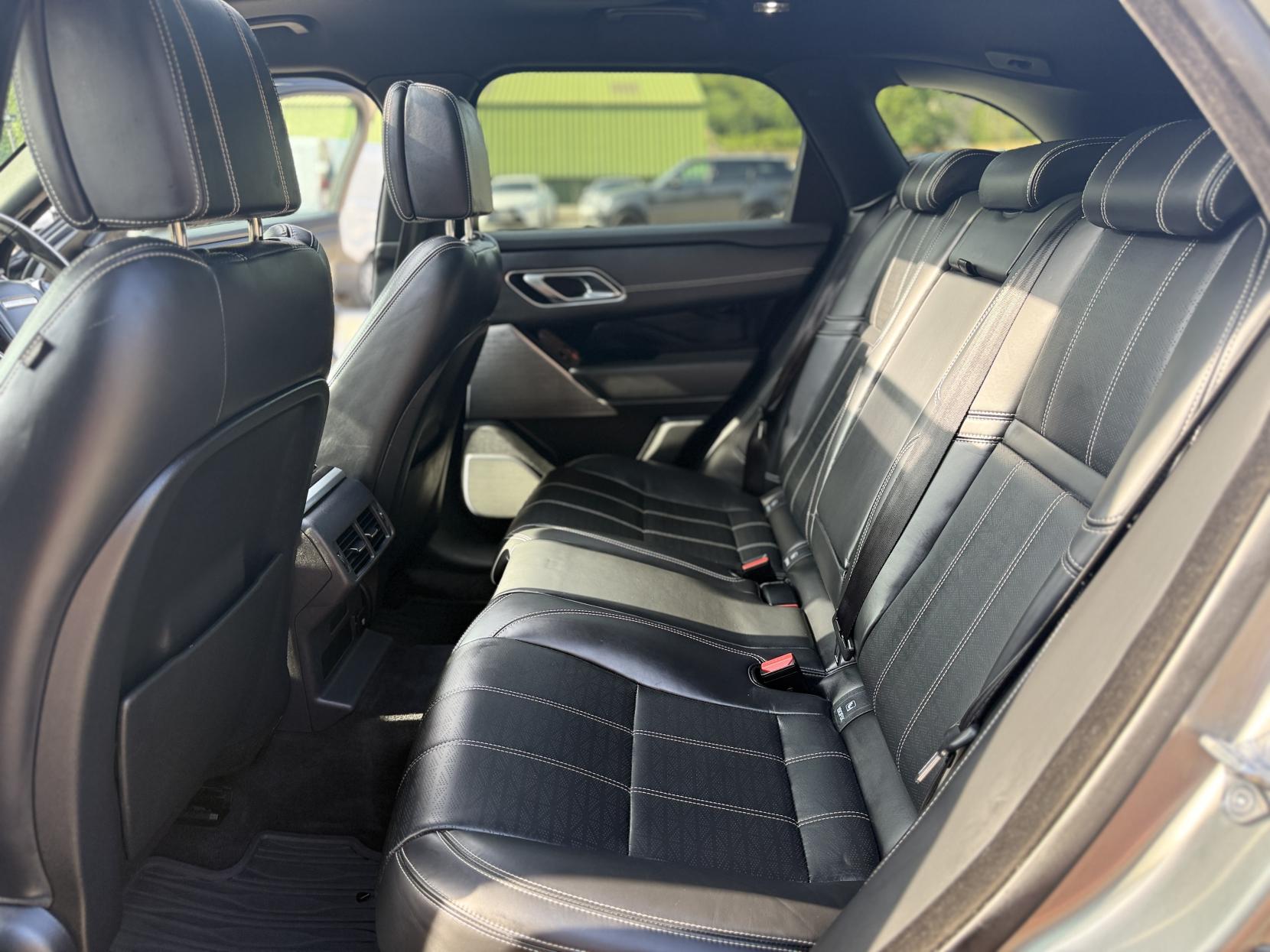 Land Rover Range Rover Velar 3.0 D300 R-Dynamic HSE SUV 5dr Diesel Auto 4WD Euro 6 (s/s) (300 ps)